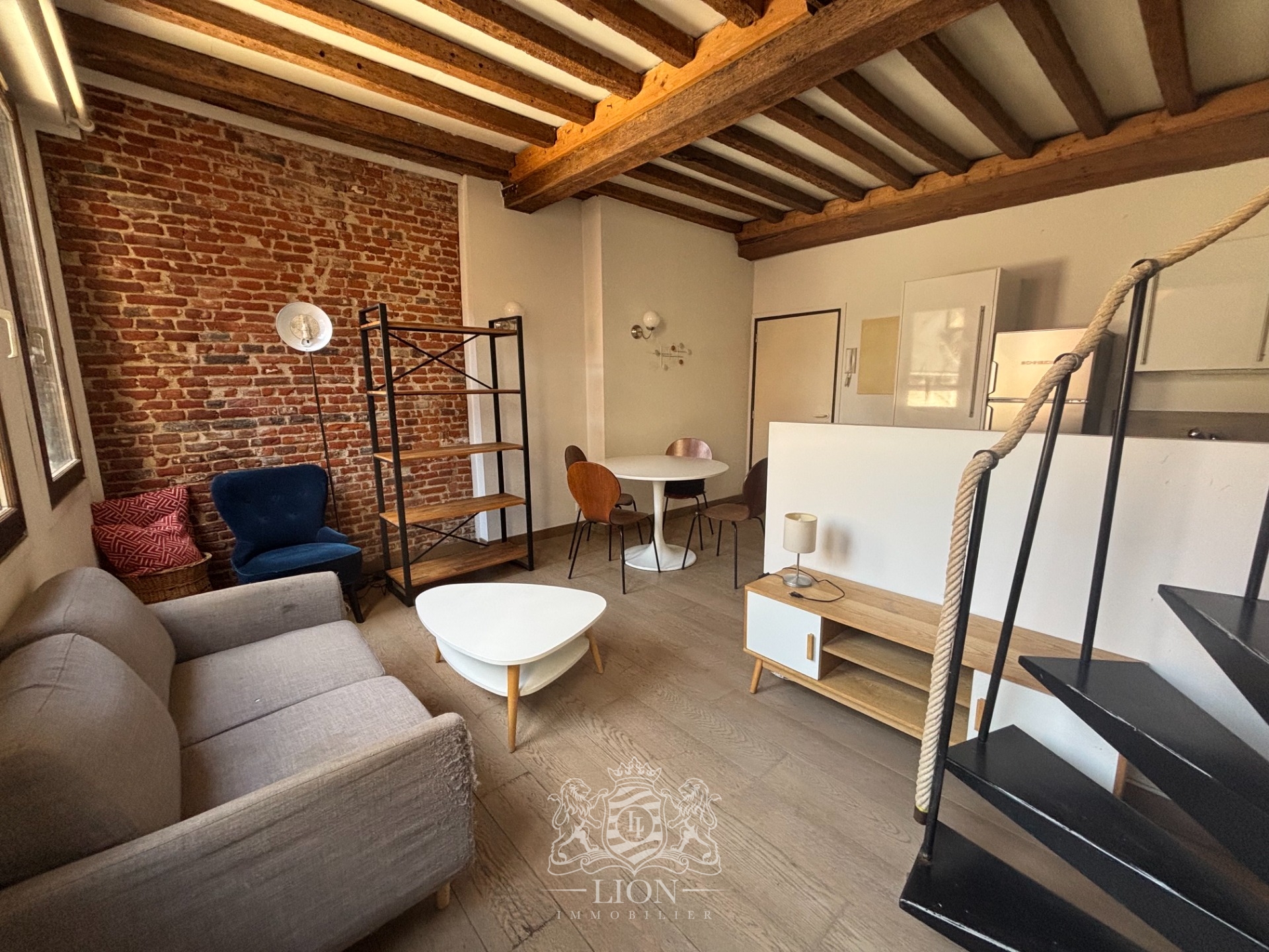 Vieux lille rue de la monnaie appartement duplex  t2 Photo 2 - Le Lion Immobilier