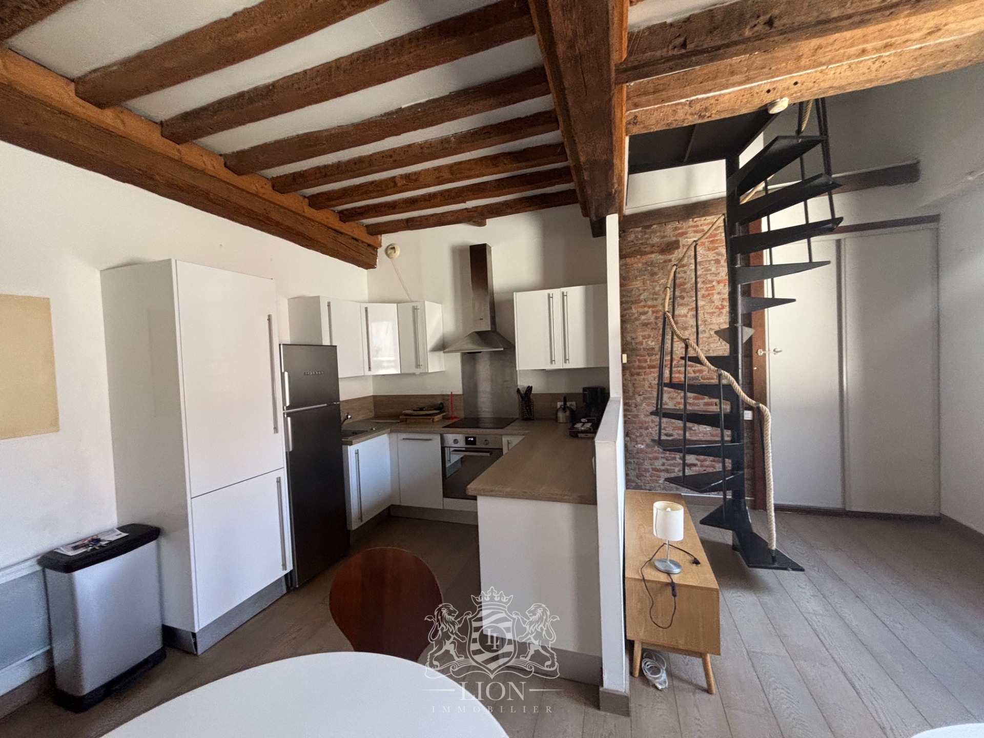Vieux lille rue de la monnaie appartement duplex  t2 Photo 15 - Le Lion Immobilier