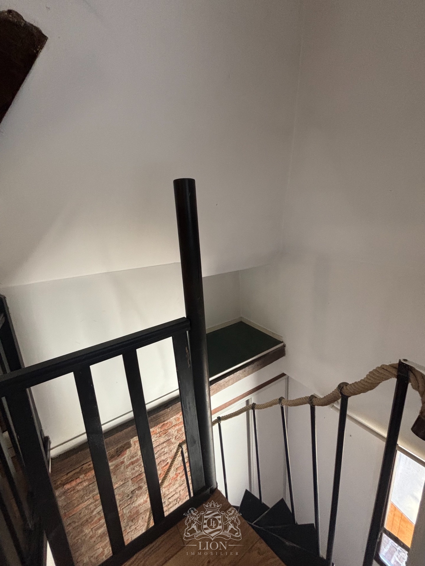 Vieux lille rue de la monnaie appartement duplex  t2 Photo 17 - Le Lion Immobilier