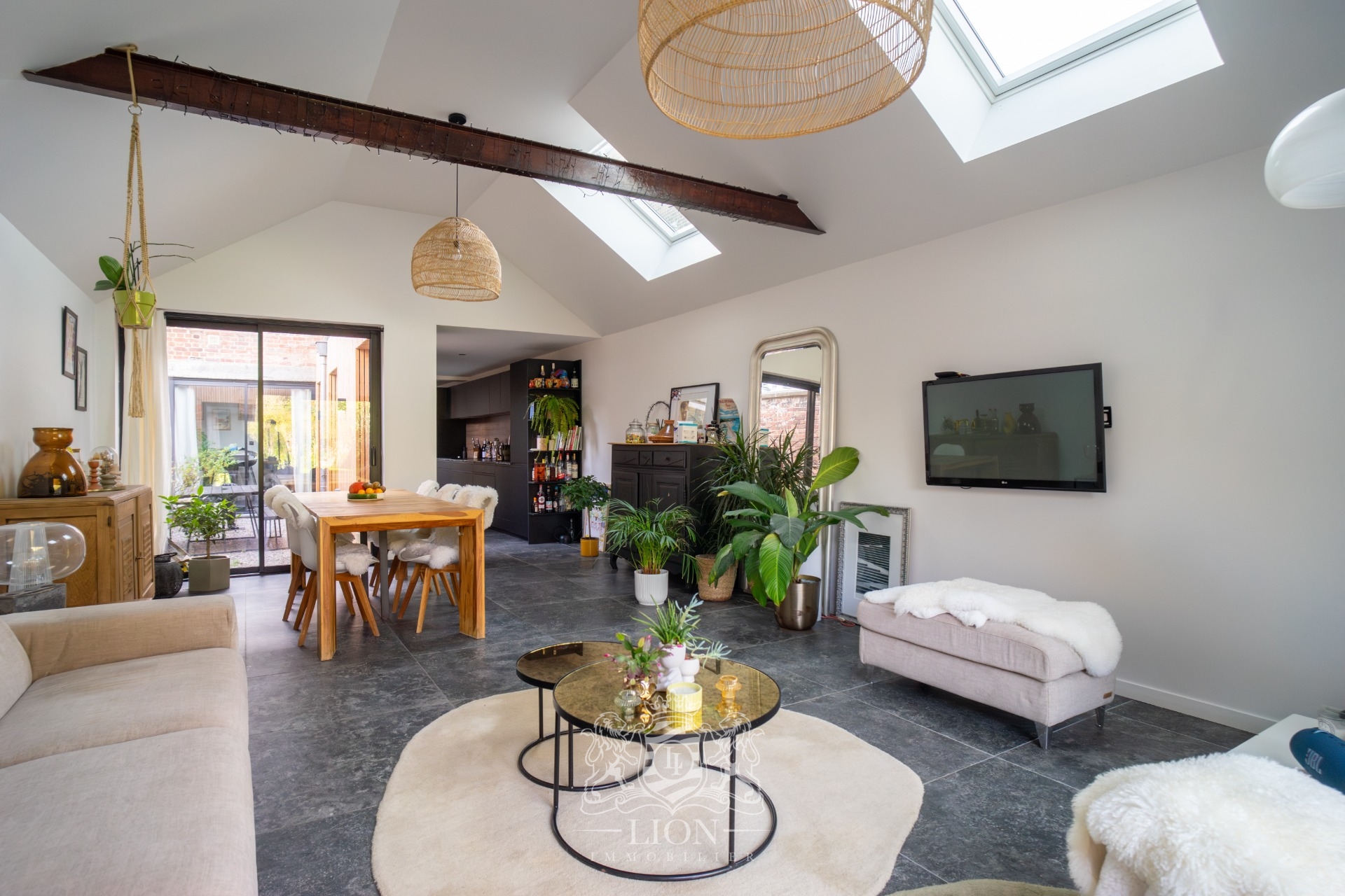 Grande maison familiale avec charme et garage Photo 1 - Le Lion Immobilier Grande maison familiale avec charme et garage Photo 1 - Le Lion Immobilier