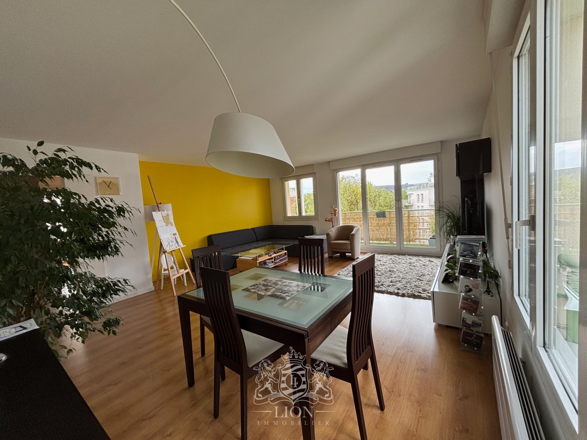 Vieux lille appartement 129m balcon et box sous sol Photo 3 - Le Lion Immobilier