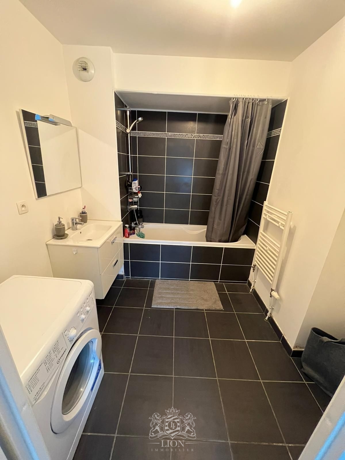 Arru haubourdin t2 avec parking Photo 3 - Le Lion Immobilier Arru haubourdin t2 avec parking Photo 3 - Le Lion Immobilier