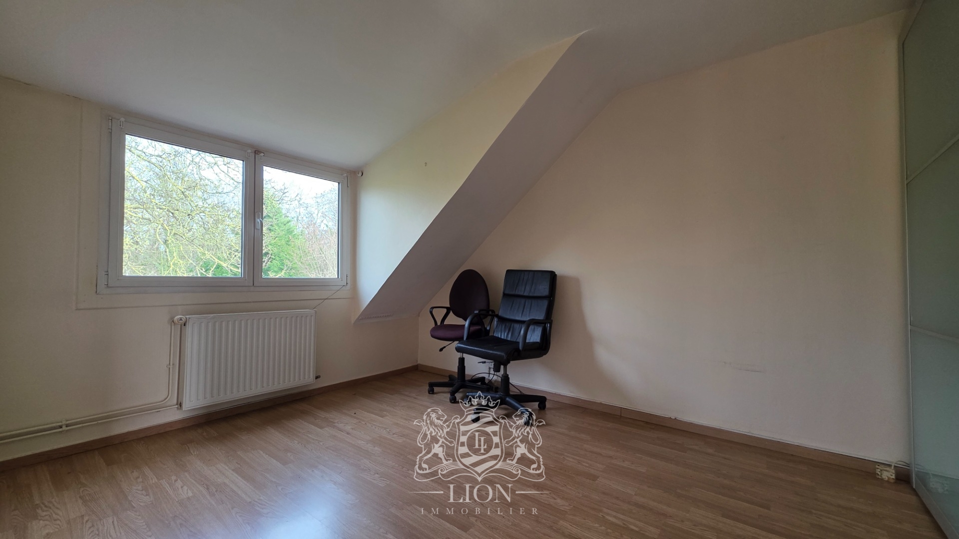 Grande maison familiale avec grand jardin et garage Photo 8 - Le Lion Immobilier Grande maison familiale avec grand jardin et garage Photo 8 - Le Lion Immobilier