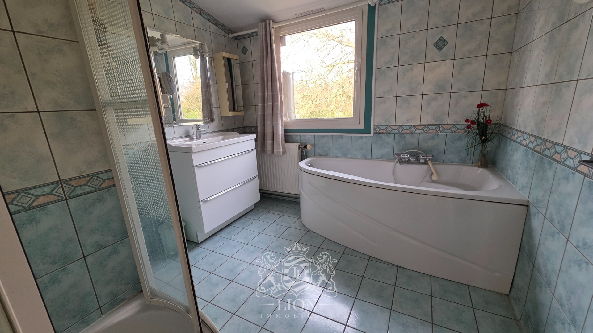 Grande maison familiale avec grand jardin et garage Photo 11 - Le Lion Immobilier Grande maison familiale avec grand jardin et garage Photo 11 - Le Lion Immobilier