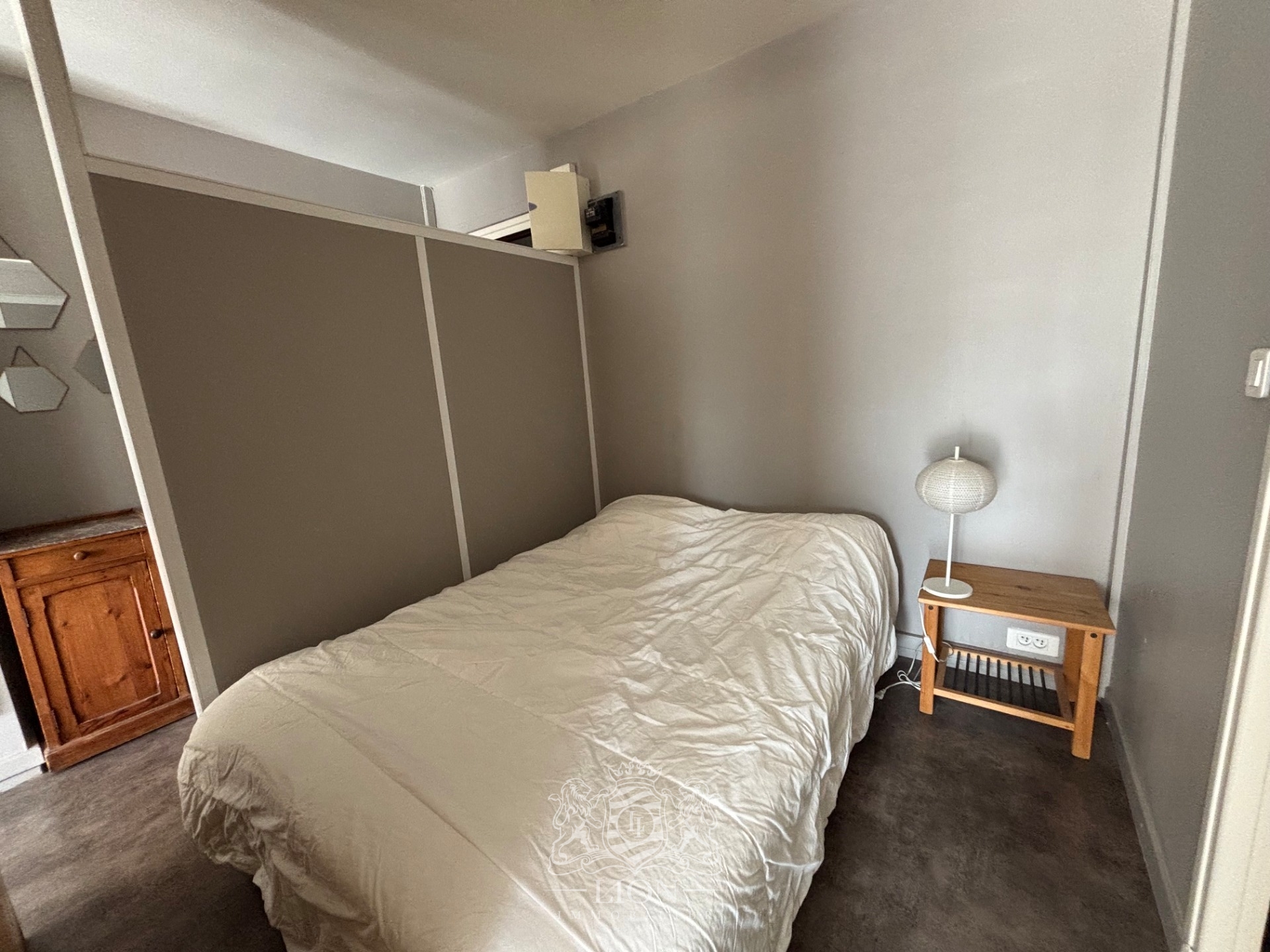 Lille vauban face catho  f1 bis 35m meuble Photo 4 - Le Lion Immobilier
