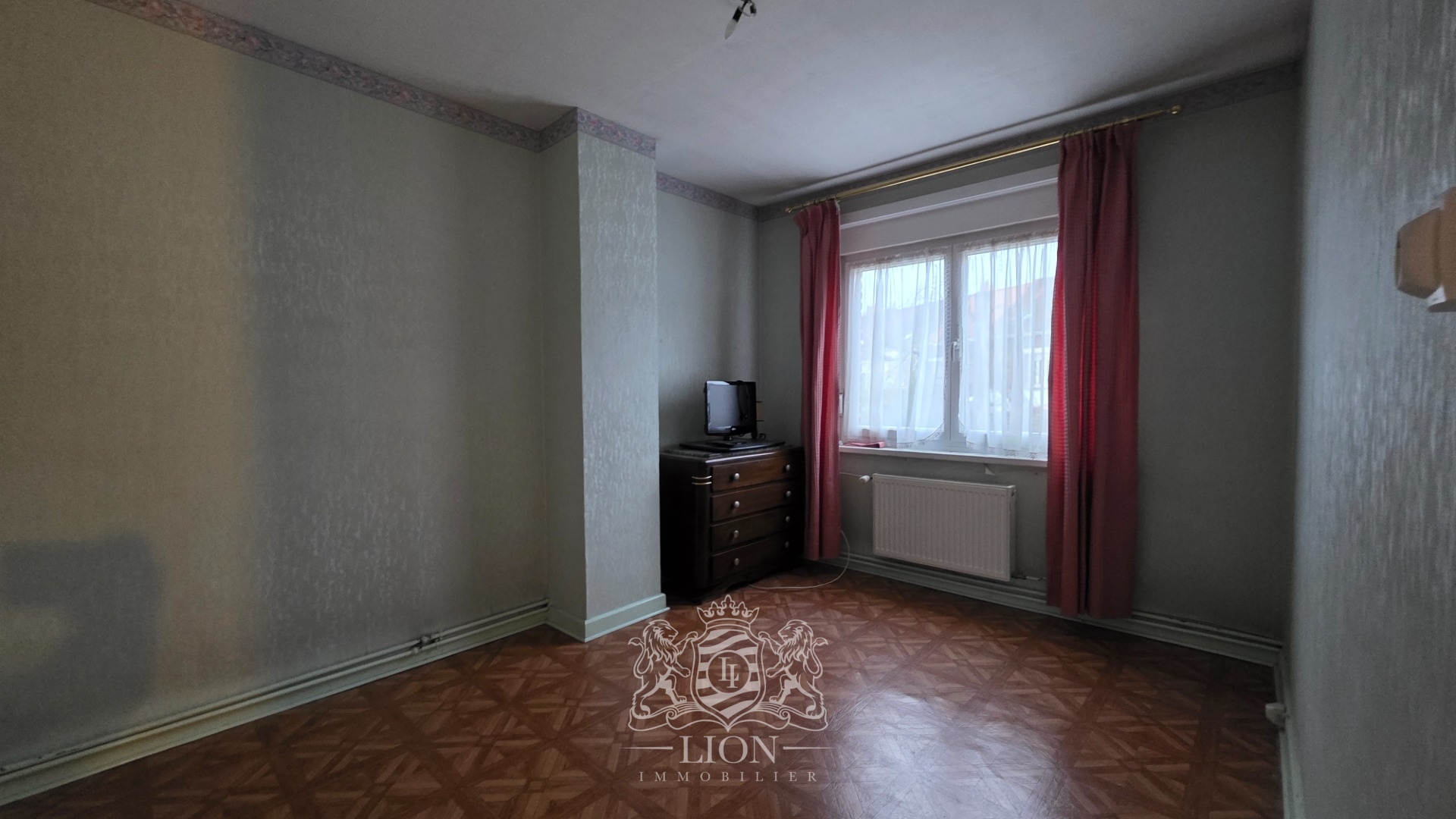 Maison de ville au fort potentiel 4 chambres grand garage Photo 5 - Le Lion Immobilier Maison de ville au fort potentiel 4 chambres grand garage Photo 5 - Le Lion Immobilier