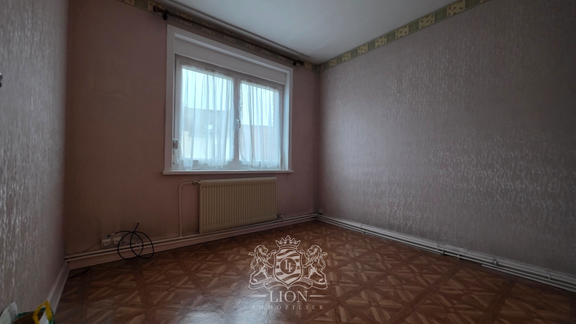 Maison de ville au fort potentiel 4 chambres grand garage Photo 6 - Le Lion Immobilier Maison de ville au fort potentiel 4 chambres grand garage Photo 6 - Le Lion Immobilier