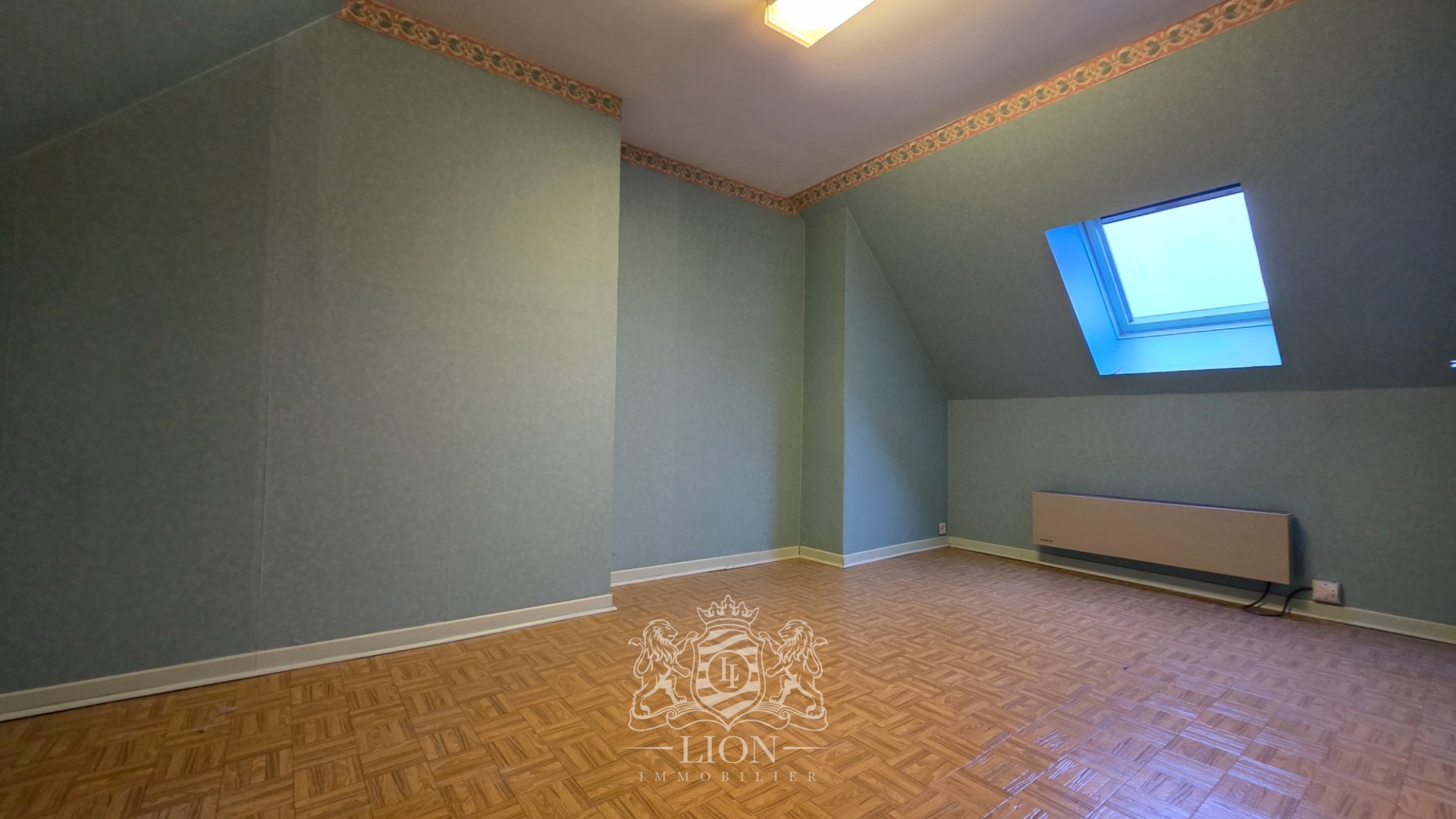 Maison de ville au fort potentiel   4 chambres grand garage Photo 8 - Le Lion Immobilier