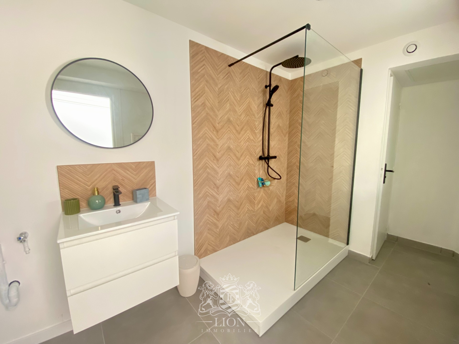 Rez de jardin t2 entierement renove proche metro Photo 4 - Le Lion Immobilier