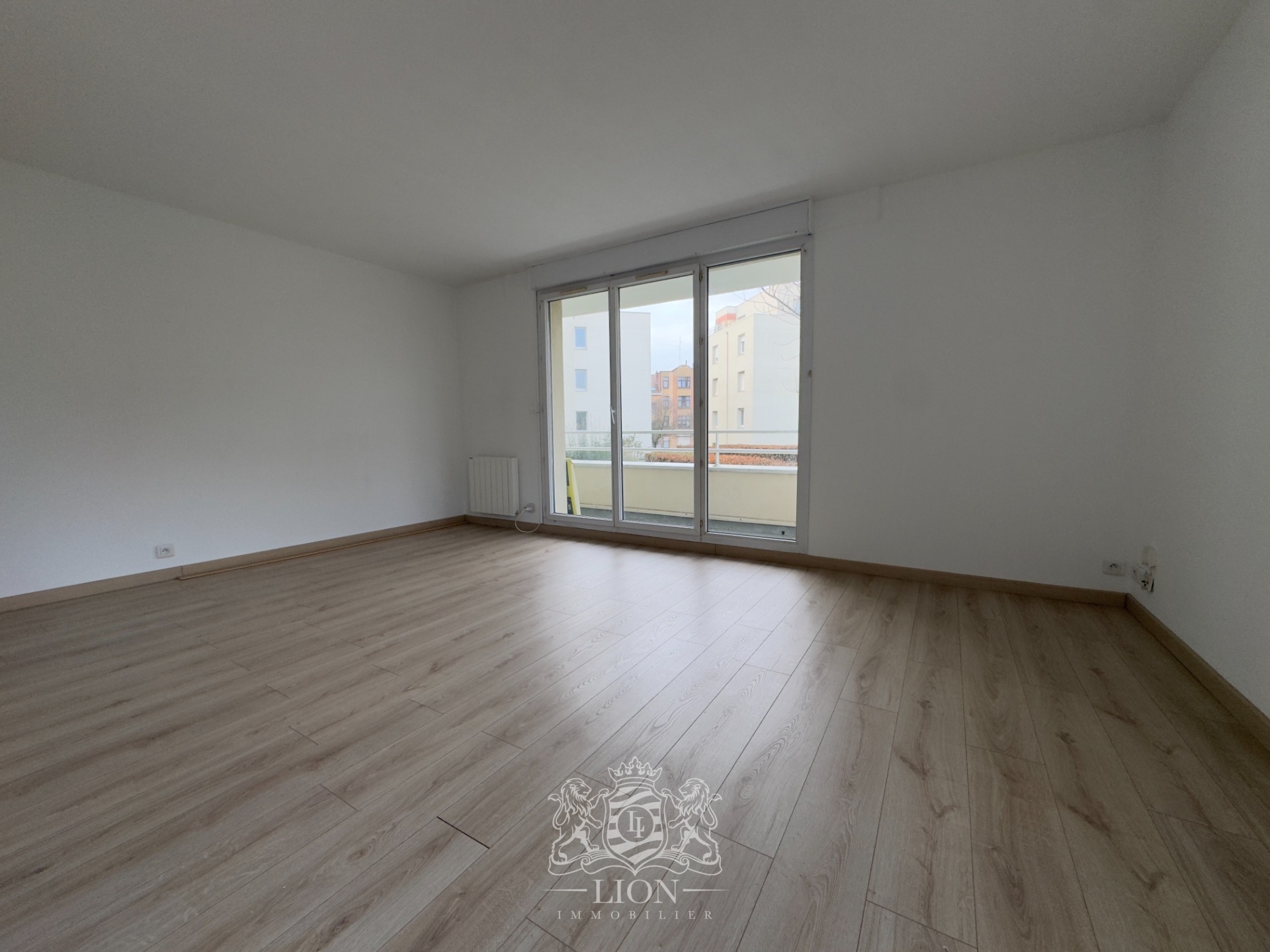 Appartement 50m 1 chambre place de parking Photo 1 - Le Lion Immobilier Appartement 50m 1 chambre place de parking Photo 1 - Le Lion Immobilier