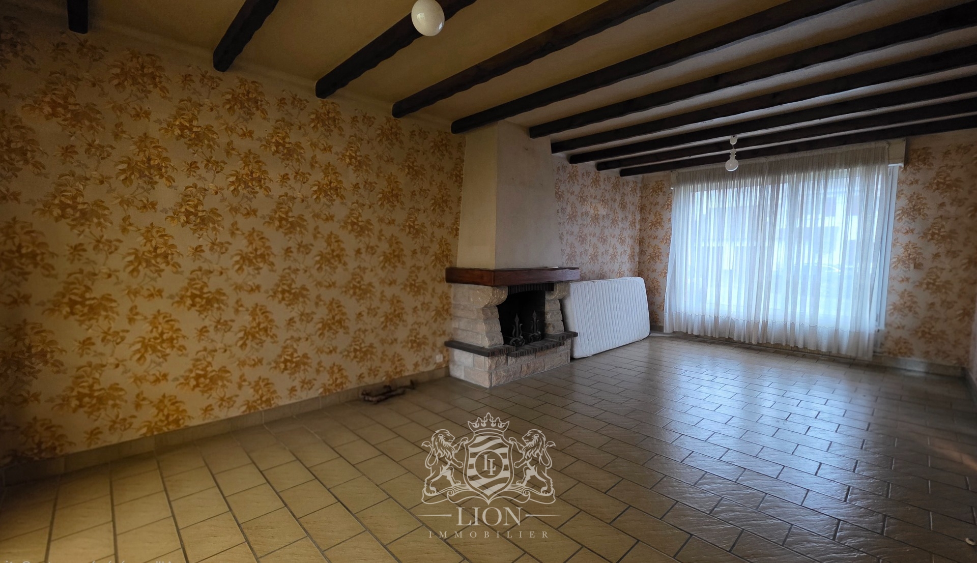 Bourg maison familiale avec garage et parking Photo 7 - Le Lion Immobilier