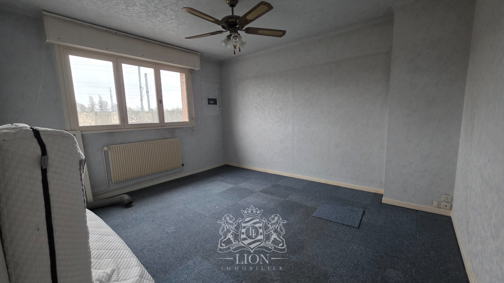 Exclusivite bourg maison familiale avec garage et parking Photo 8 - Le Lion Immobilier