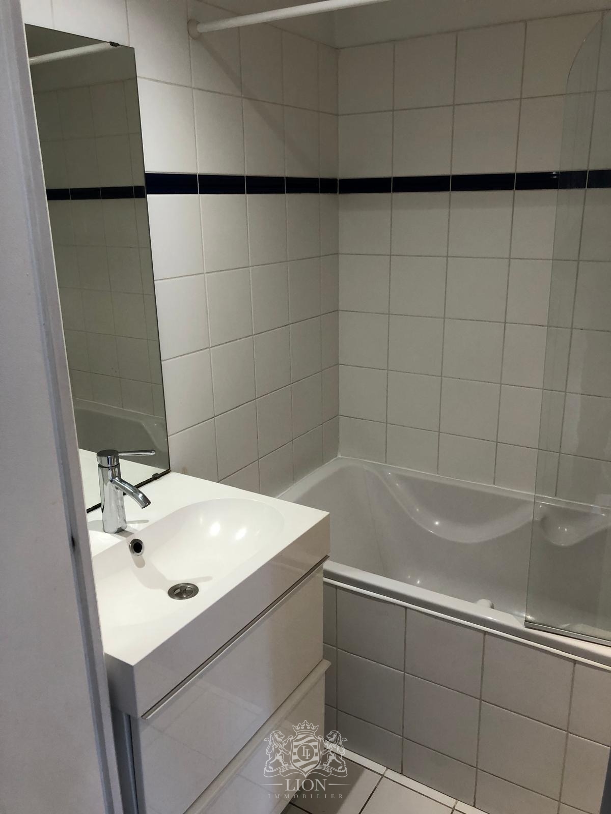 Place louise de bettignies ravissant studio Photo 6 - Le Lion Immobilier