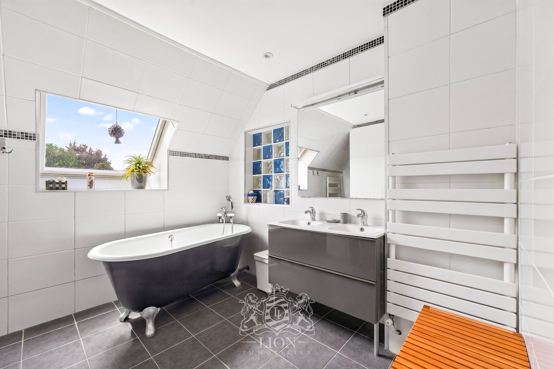 Maison familiale aux volumes genereux Photo 8 - Le Lion Immobilier Maison familiale aux volumes genereux Photo 8 - Le Lion Immobilier