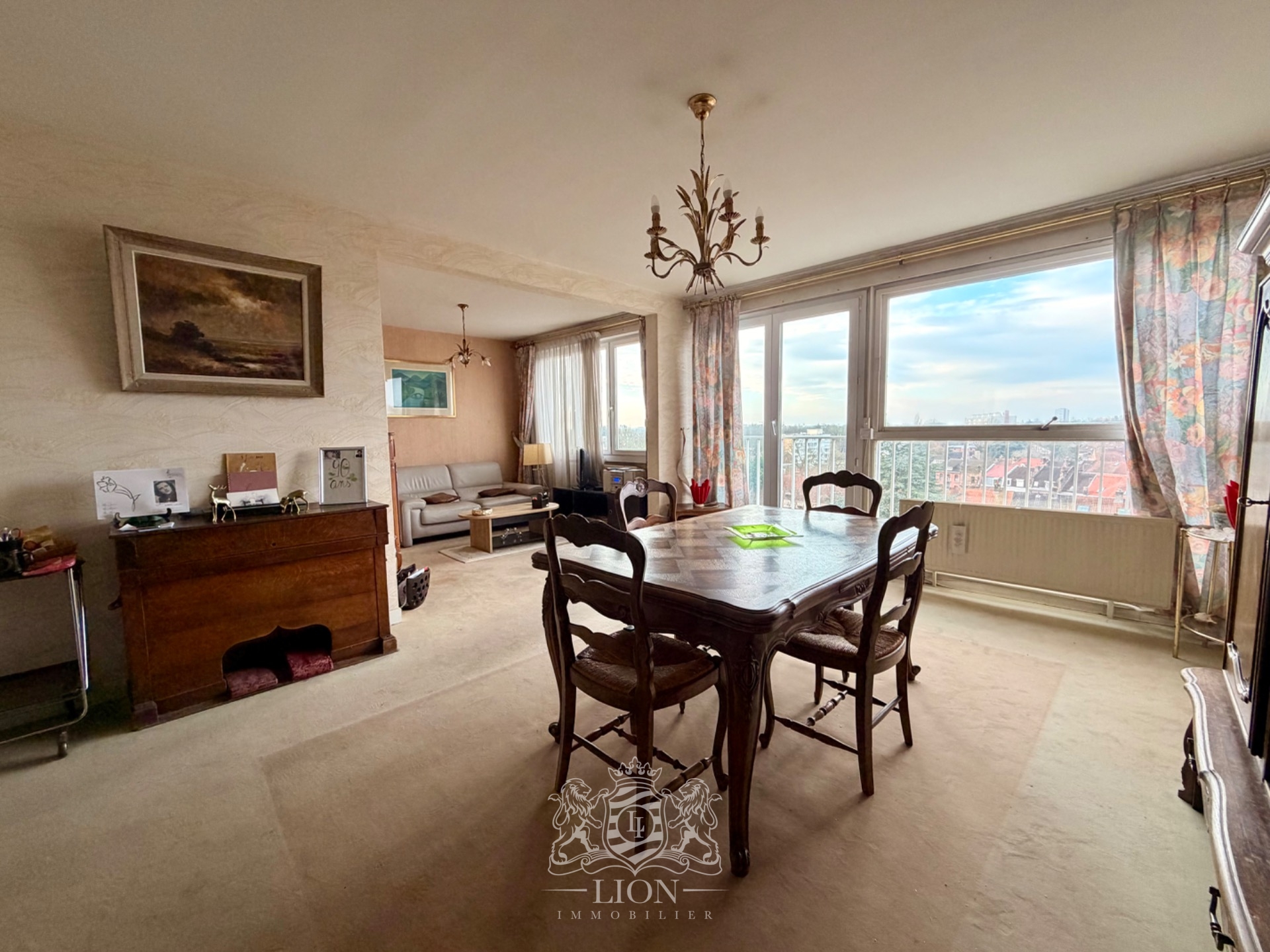 Appartement de type 4  fort potentiel avec vue imprenable Photo 1 - Le Lion Immobilier