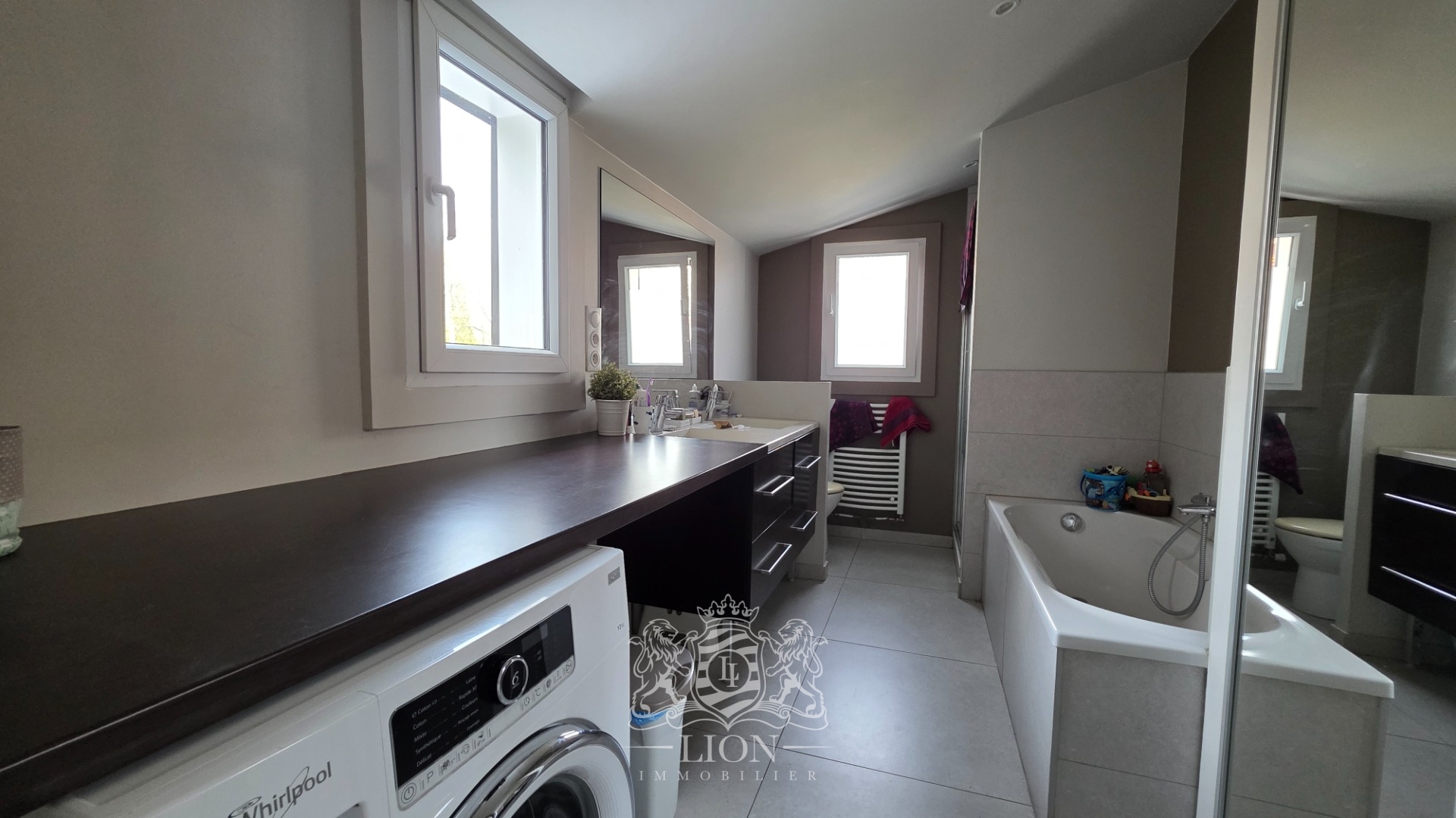 Maison coquette avec  4 chambres et 1 bureau Photo 8 - Le Lion Immobilier