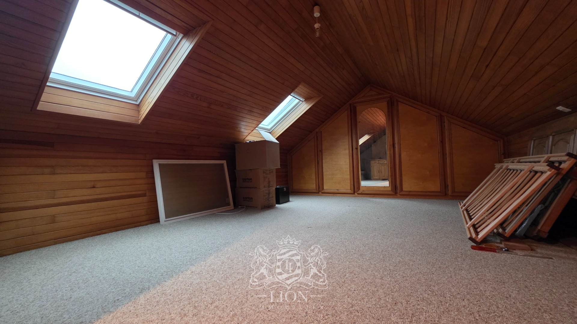 Bourg maison familiale avec garage et parking Photo 6 - Le Lion Immobilier