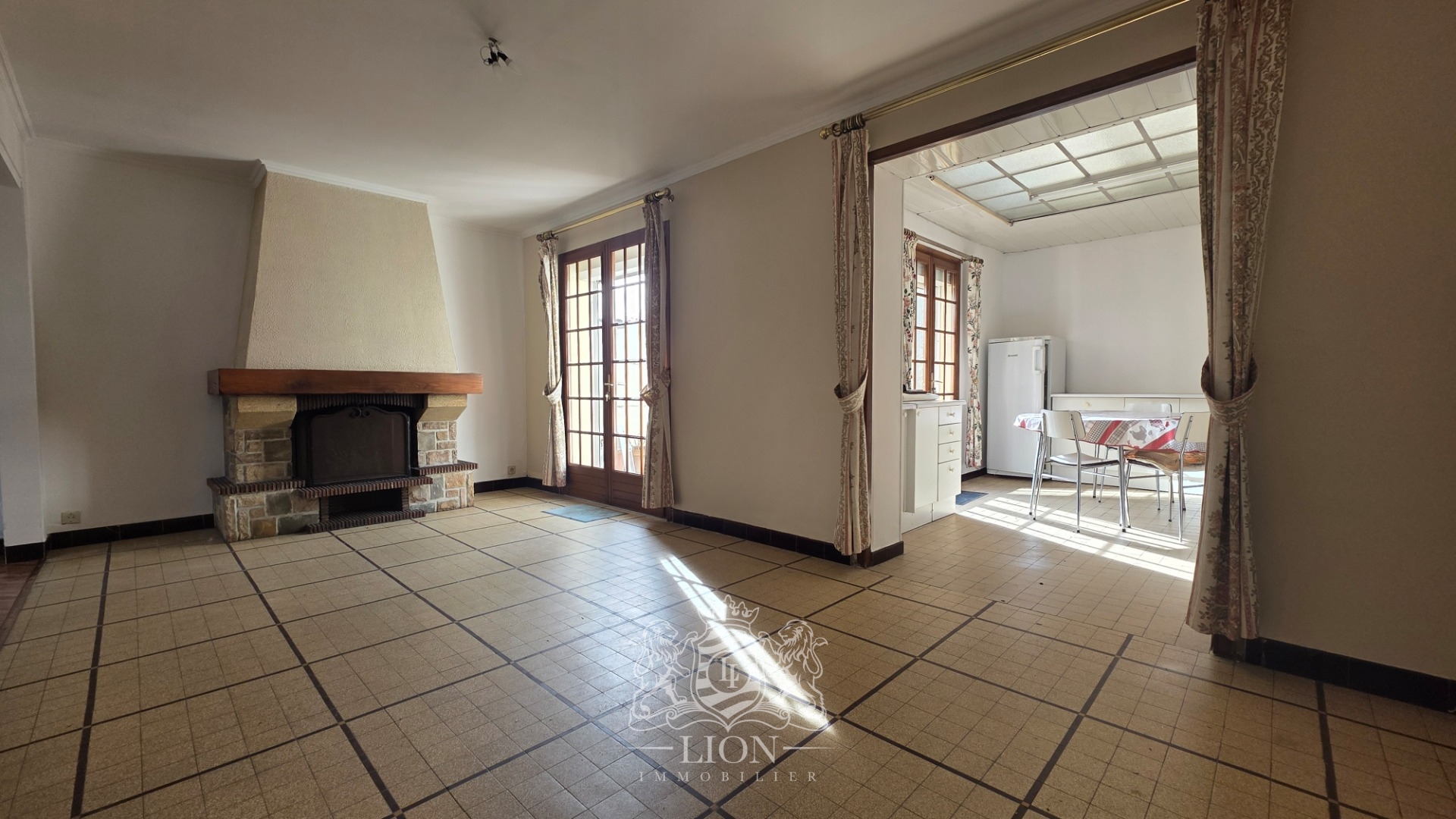 Maison de ville au fort potentiel   4 chambres grand garage Photo 2 - Le Lion Immobilier