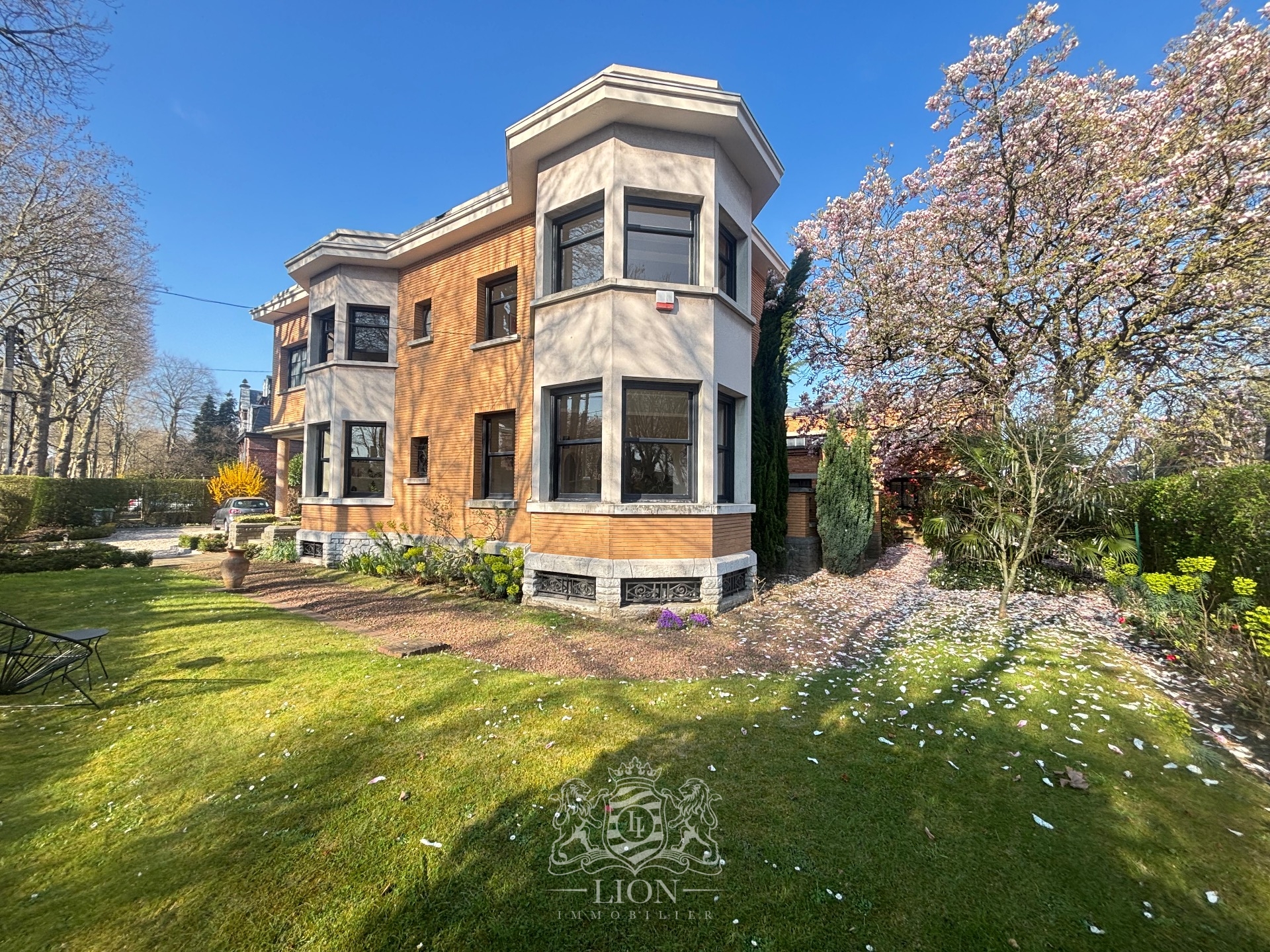 Villa d exception avenue de l hippodrome Photo 1 - Le Lion Immobilier