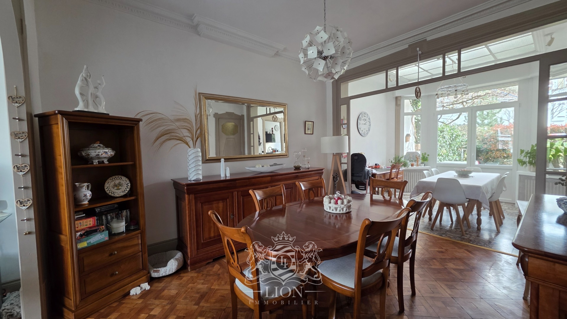 Buisson maison art deco remplie de charme Photo 1 - Le Lion Immobilier Buisson maison art deco remplie de charme Photo 1 - Le Lion Immobilier