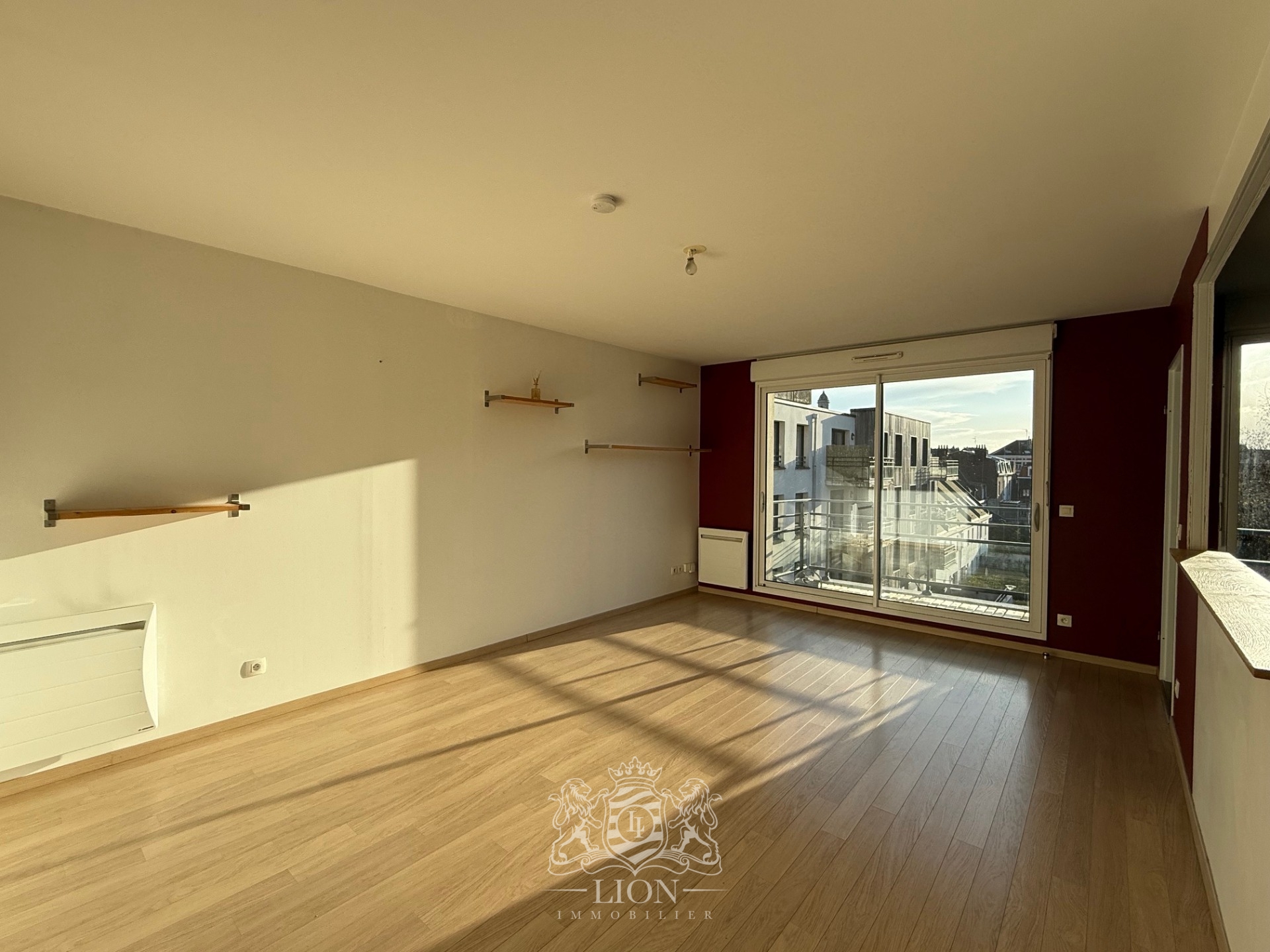 Atul vieux lille t3 avec terrasse et parking Photo 3 - Le Lion Immobilier