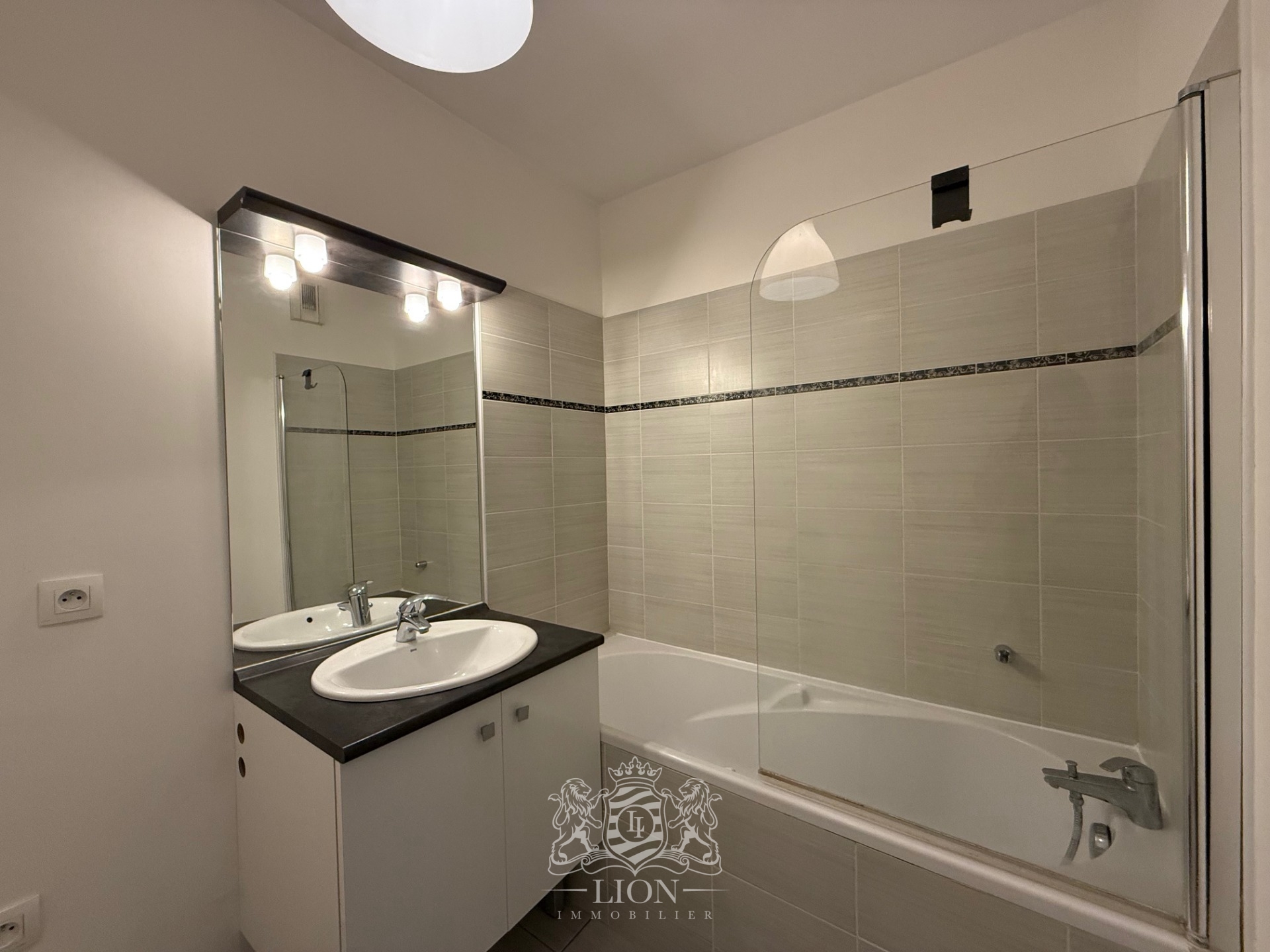 Atul vieux lille t3 avec terrasse et parking Photo 9 - Le Lion Immobilier