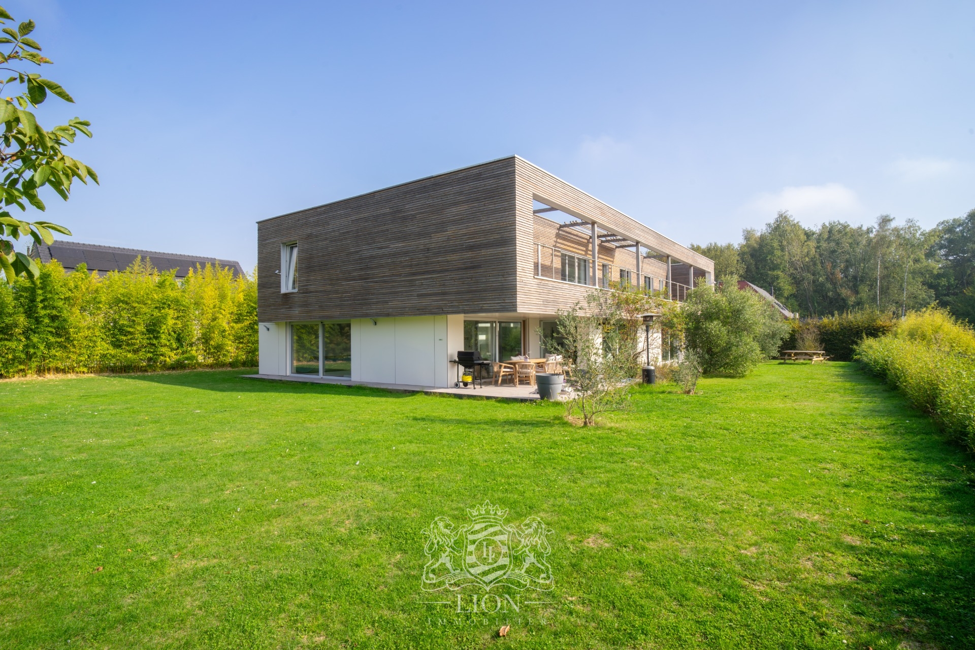 Maison d architecte avec piscine interieur - Le Lion Immobilier