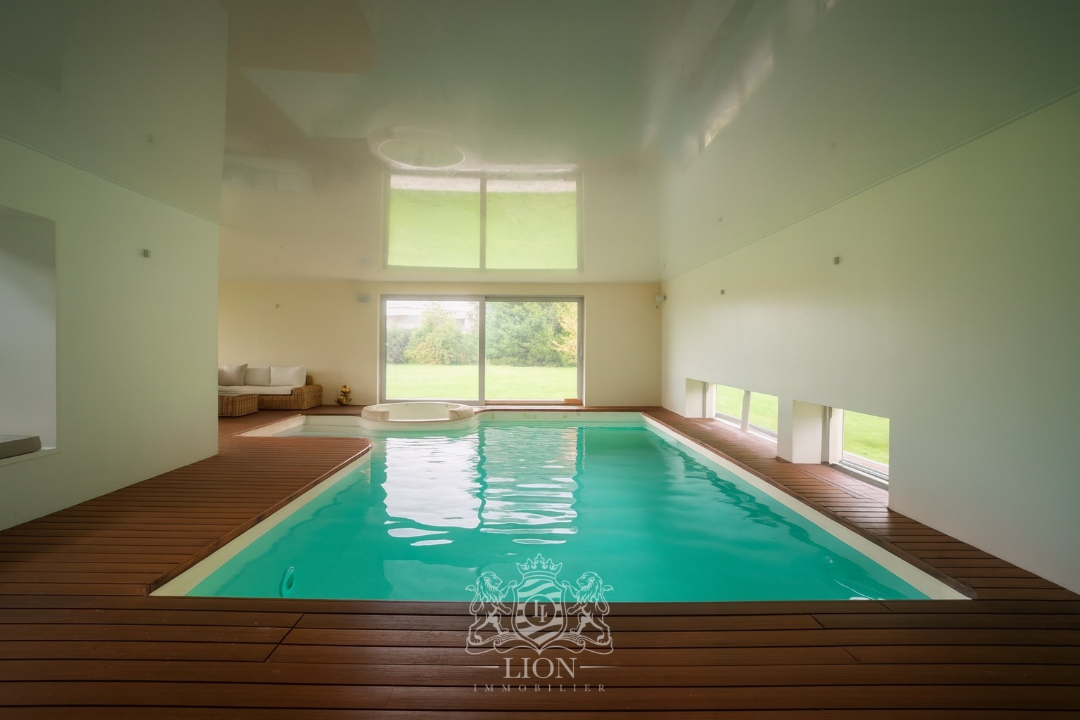 Maison d architecte avec piscine interieur Photo 3 - Le Lion Immobilier Maison d architecte avec piscine interieur Photo 3 - Le Lion Immobilier