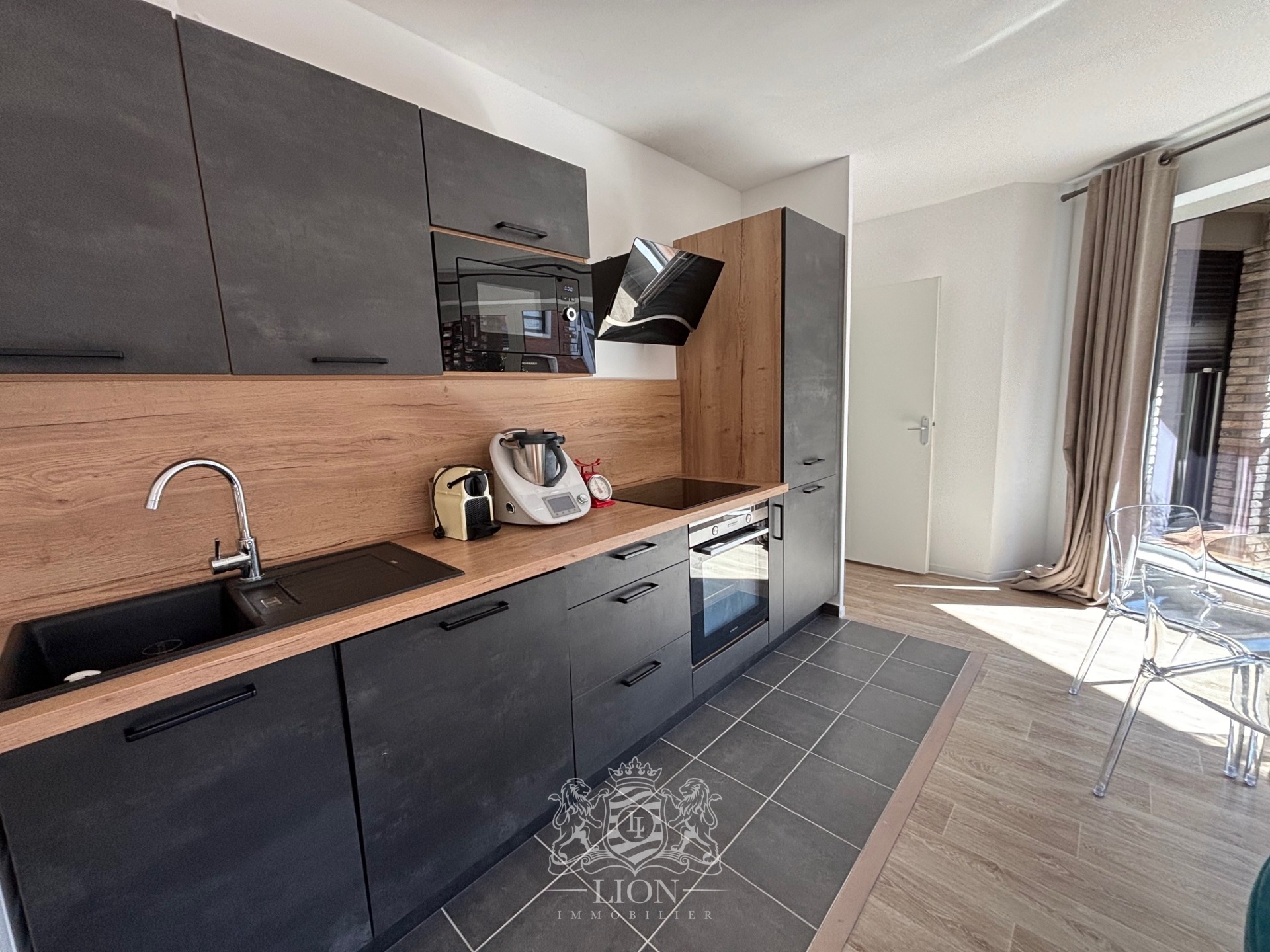 Lille centre porte de paris t2 balcon parking Photo 4 - Le Lion Immobilier