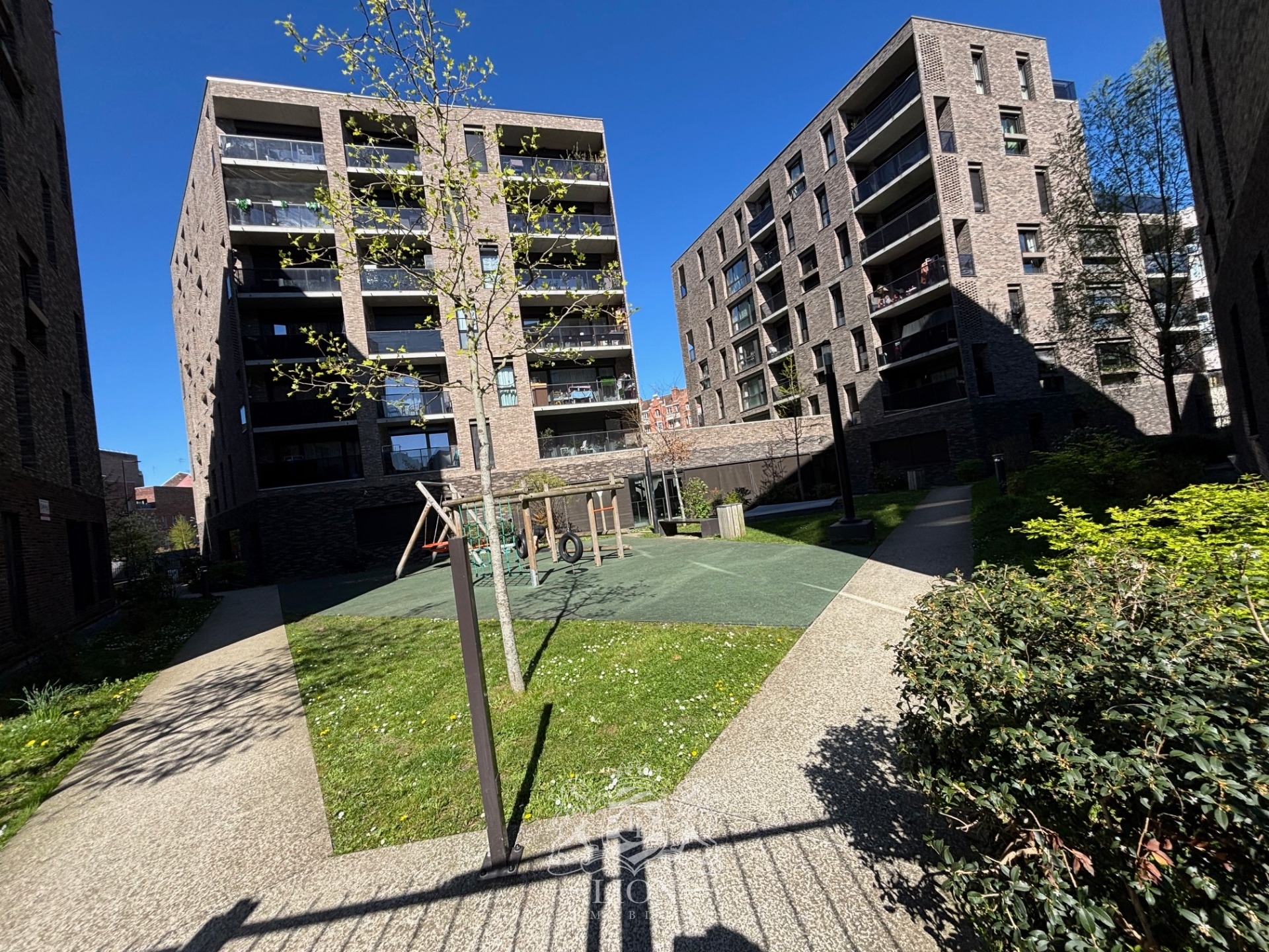 Lille centre porte de paris t2 balcon parking Photo 9 - Le Lion Immobilier Lille centre porte de paris t2 balcon parking Photo 9 - Le Lion Immobilier