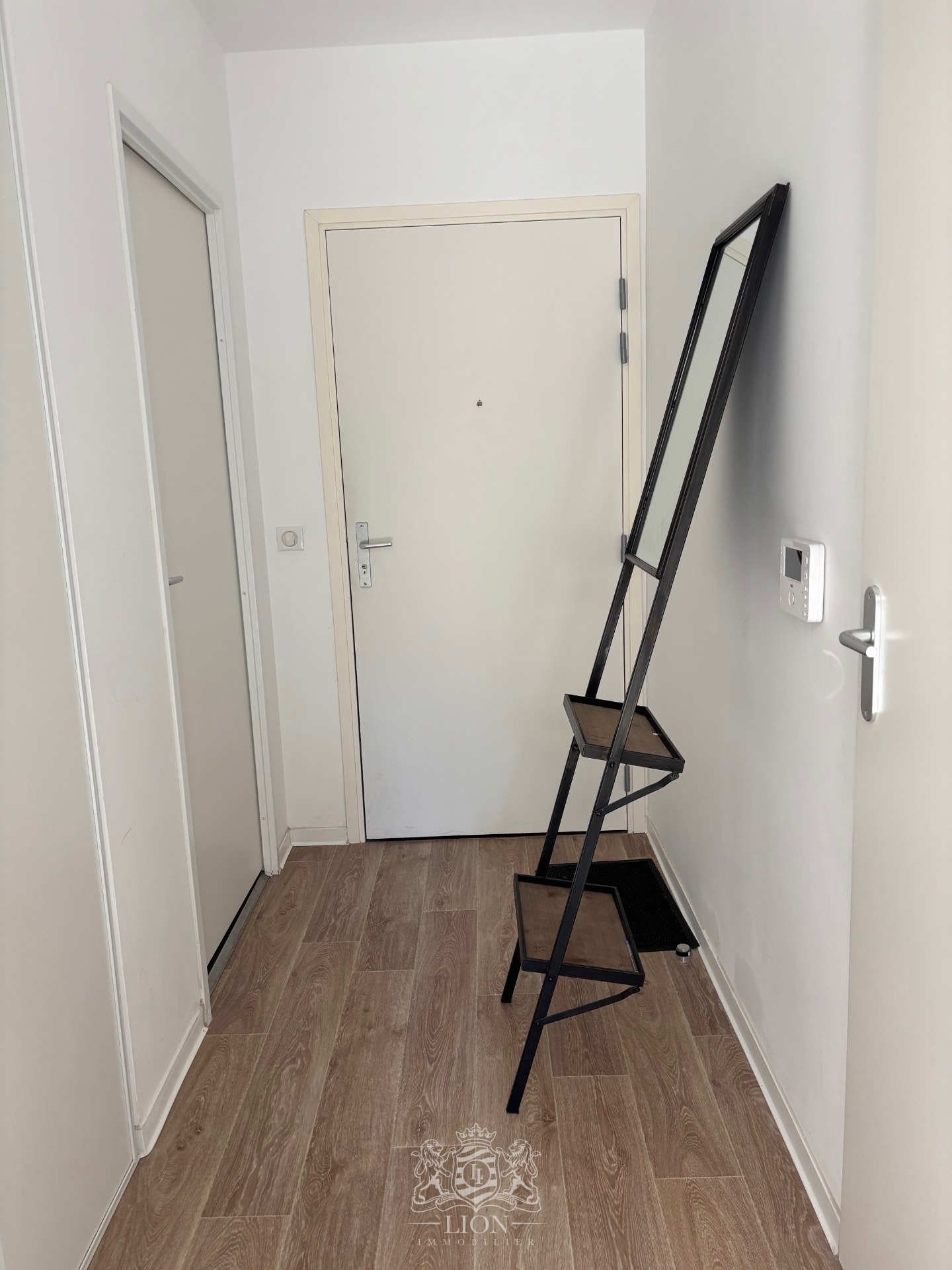 Lille centre porte de paris t2 balcon parking Photo 11 - Le Lion Immobilier Lille centre porte de paris t2 balcon parking Photo 11 - Le Lion Immobilier