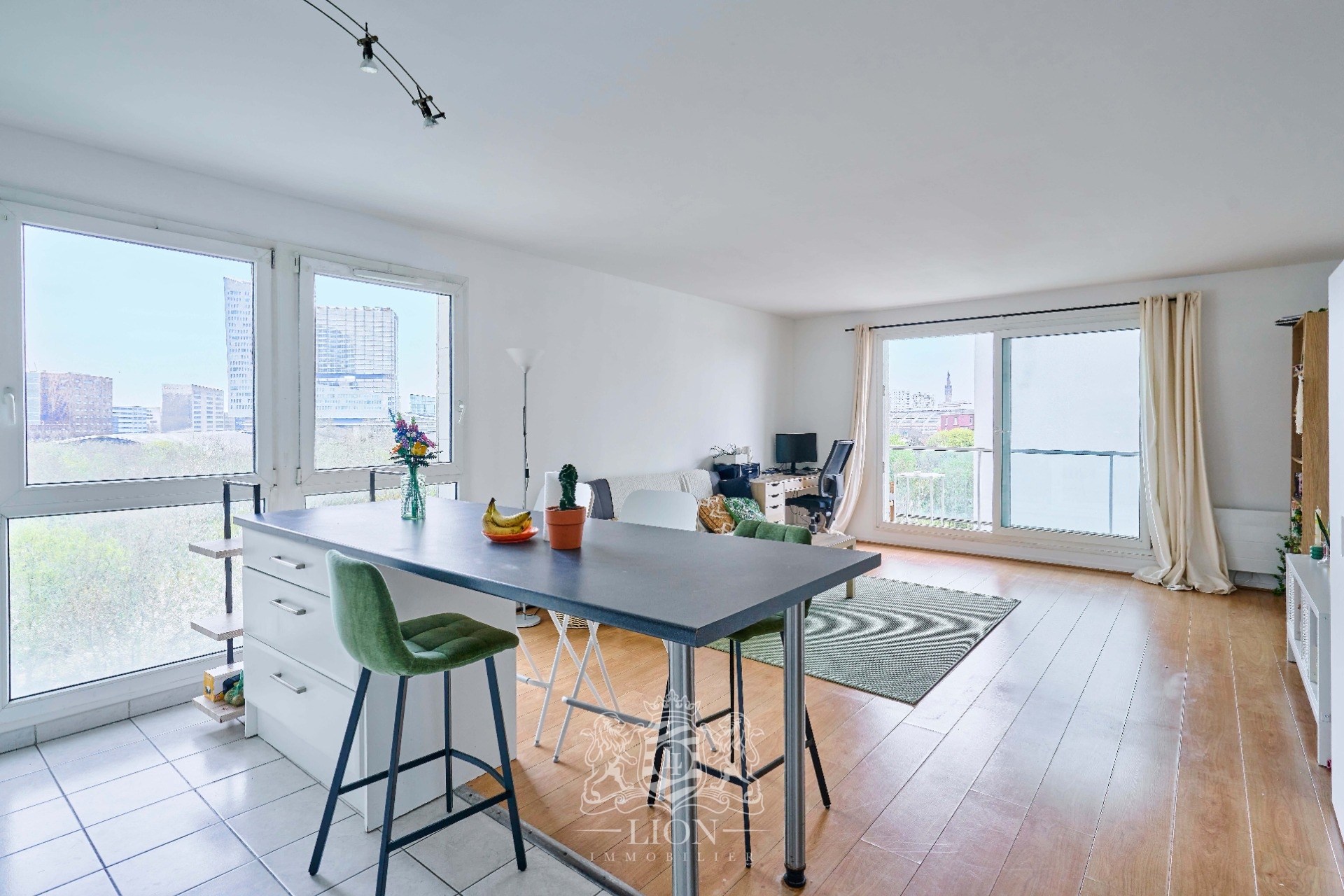 T2 proche centre et gare balcon et parking  Photo 1 - Le Lion Immobilier