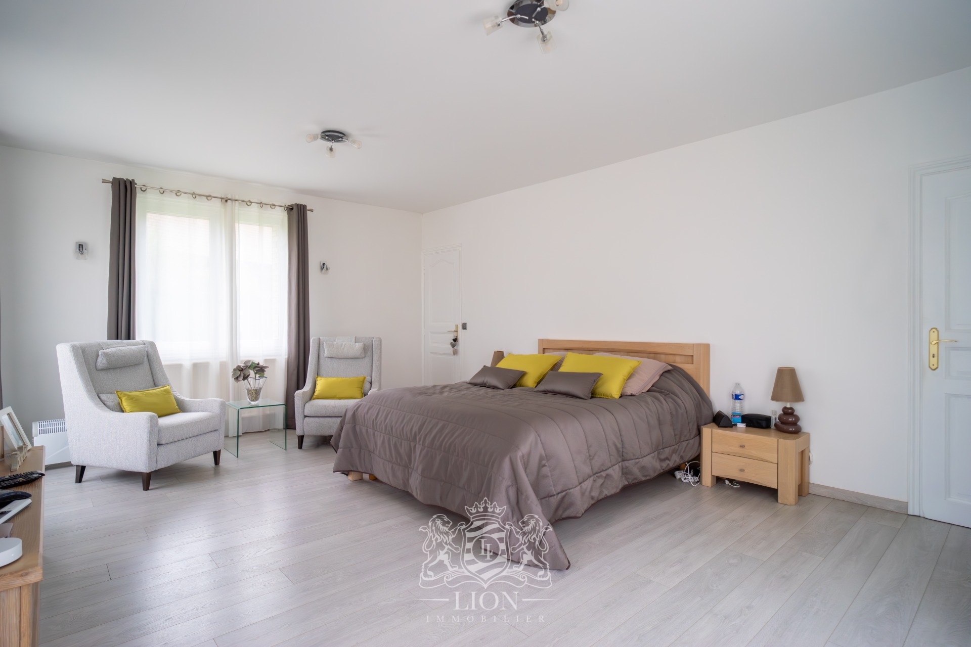 Volumes exceptionnels pour cette maison d architecte Photo 8 - Le Lion Immobilier