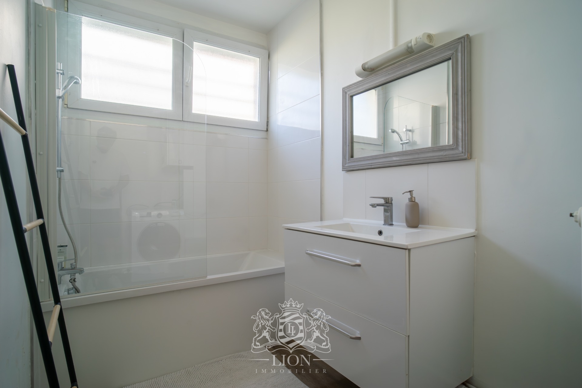 Appartement trois chambres avec jardin commun Photo 9 - Le Lion Immobilier Appartement trois chambres avec jardin commun Photo 9 - Le Lion Immobilier