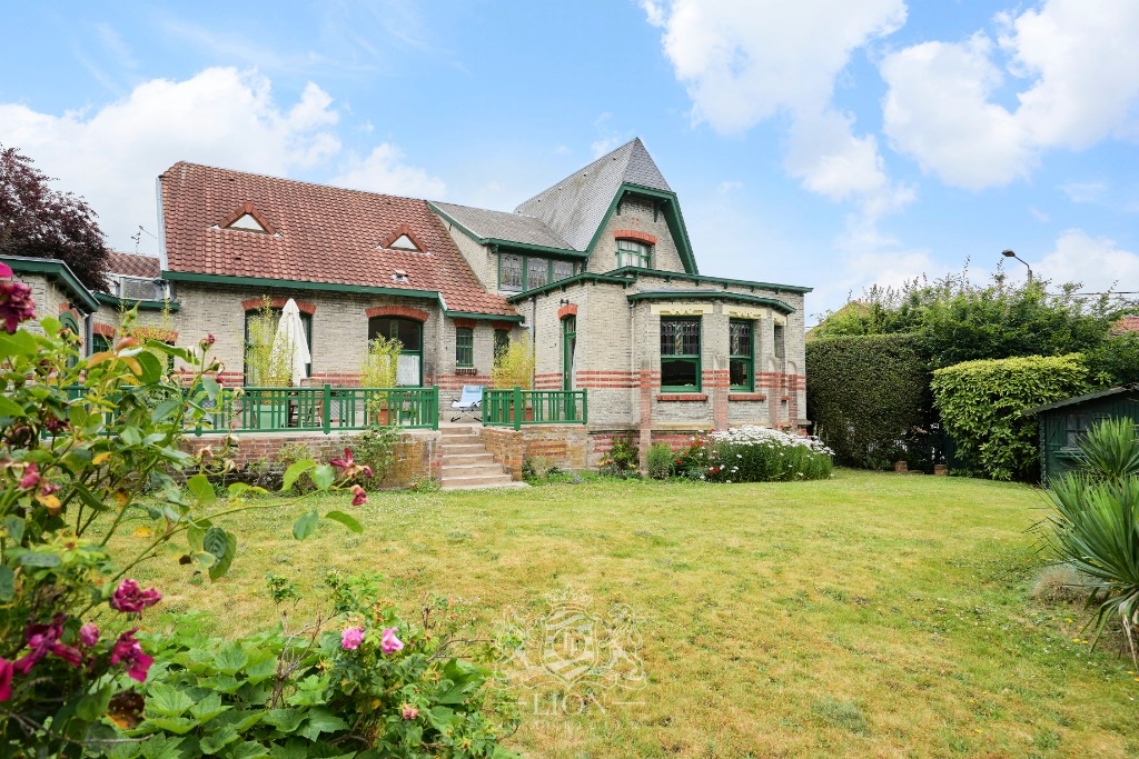 Splendide villa d architecte jardin et garage Photo 1 - Le Lion Immobilier