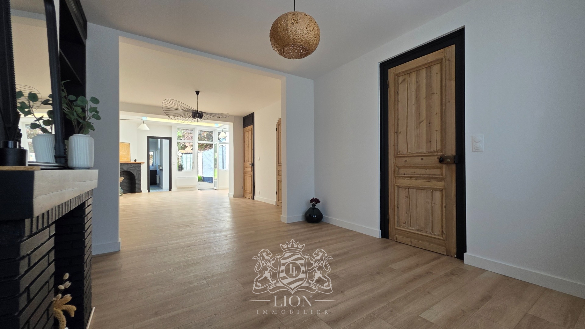 Large maison avec jardin  entierement renovee Photo 1 - Le Lion Immobilier