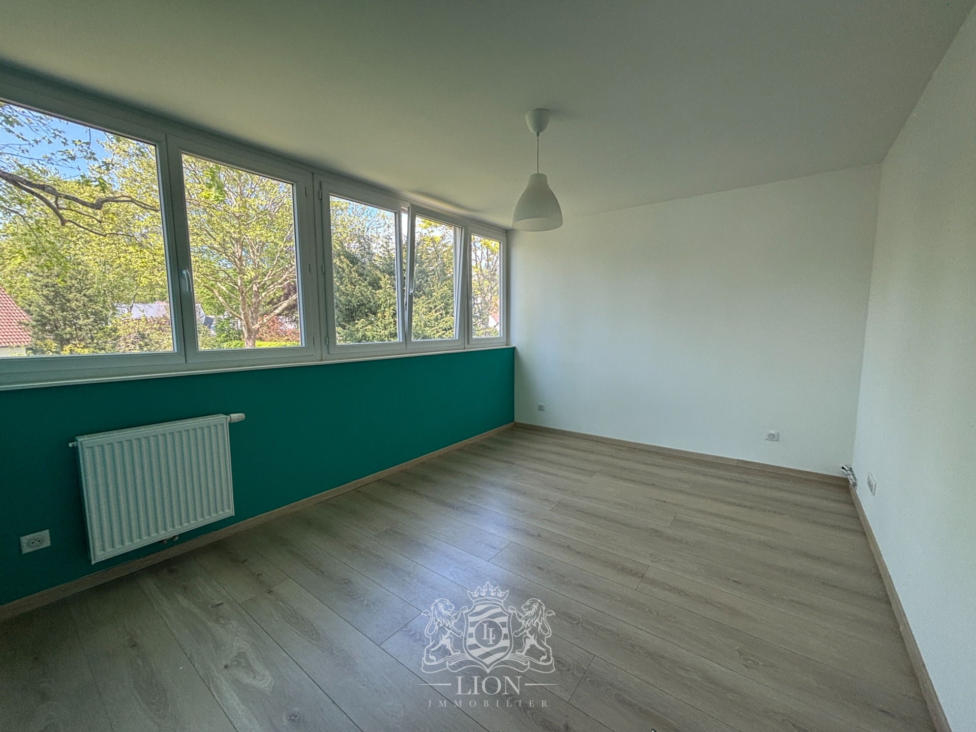 Brigode maison entierement renovee prestations de qualite Photo 11 - Le Lion Immobilier Brigode maison entierement renovee prestations de qualite Photo 11 - Le Lion Immobilier