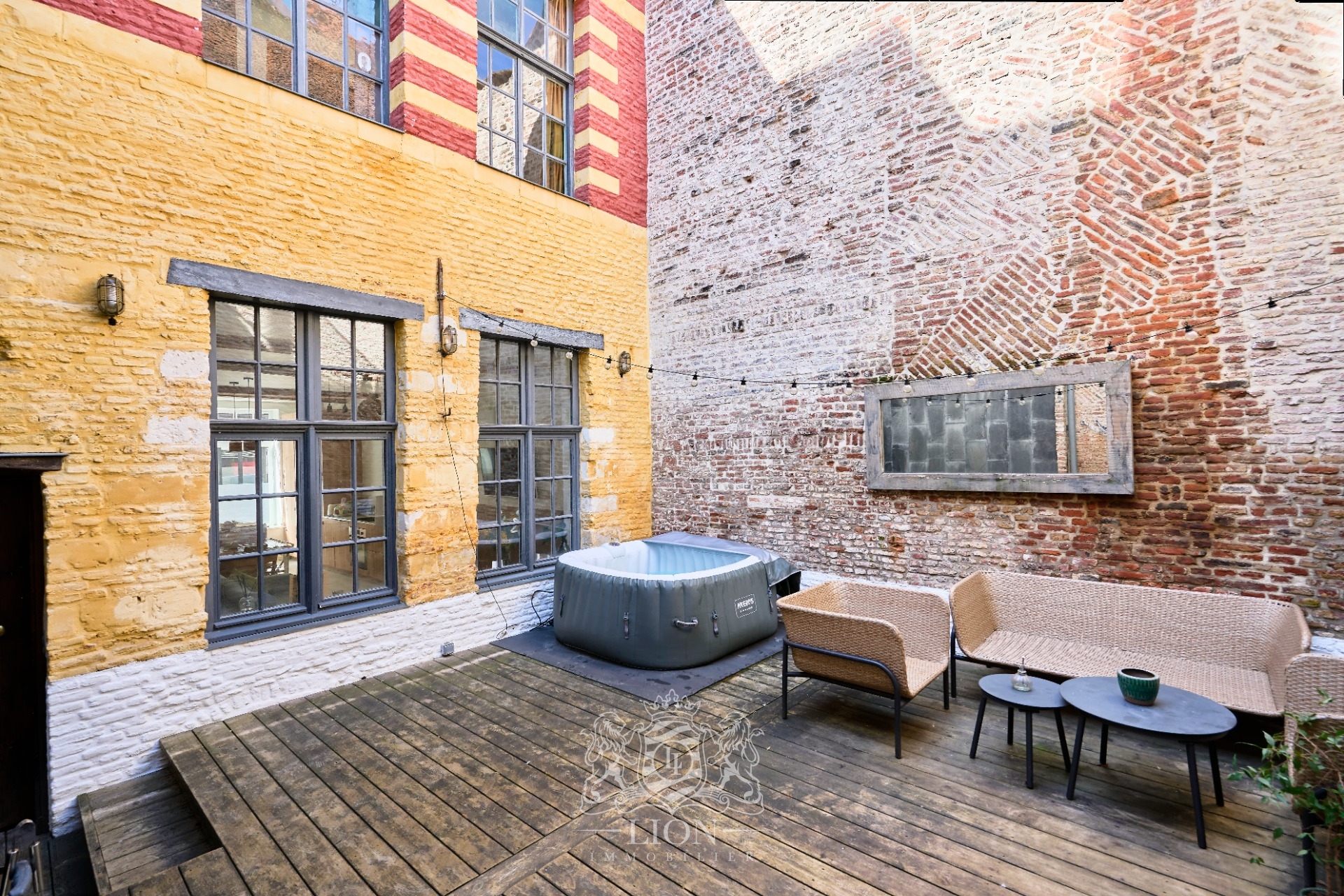 Appartement maison typique du vieux lille belle terrasse Photo 1 - Le Lion Immobilier Appartement maison typique du vieux lille belle terrasse Photo 1 - Le Lion Immobilier
