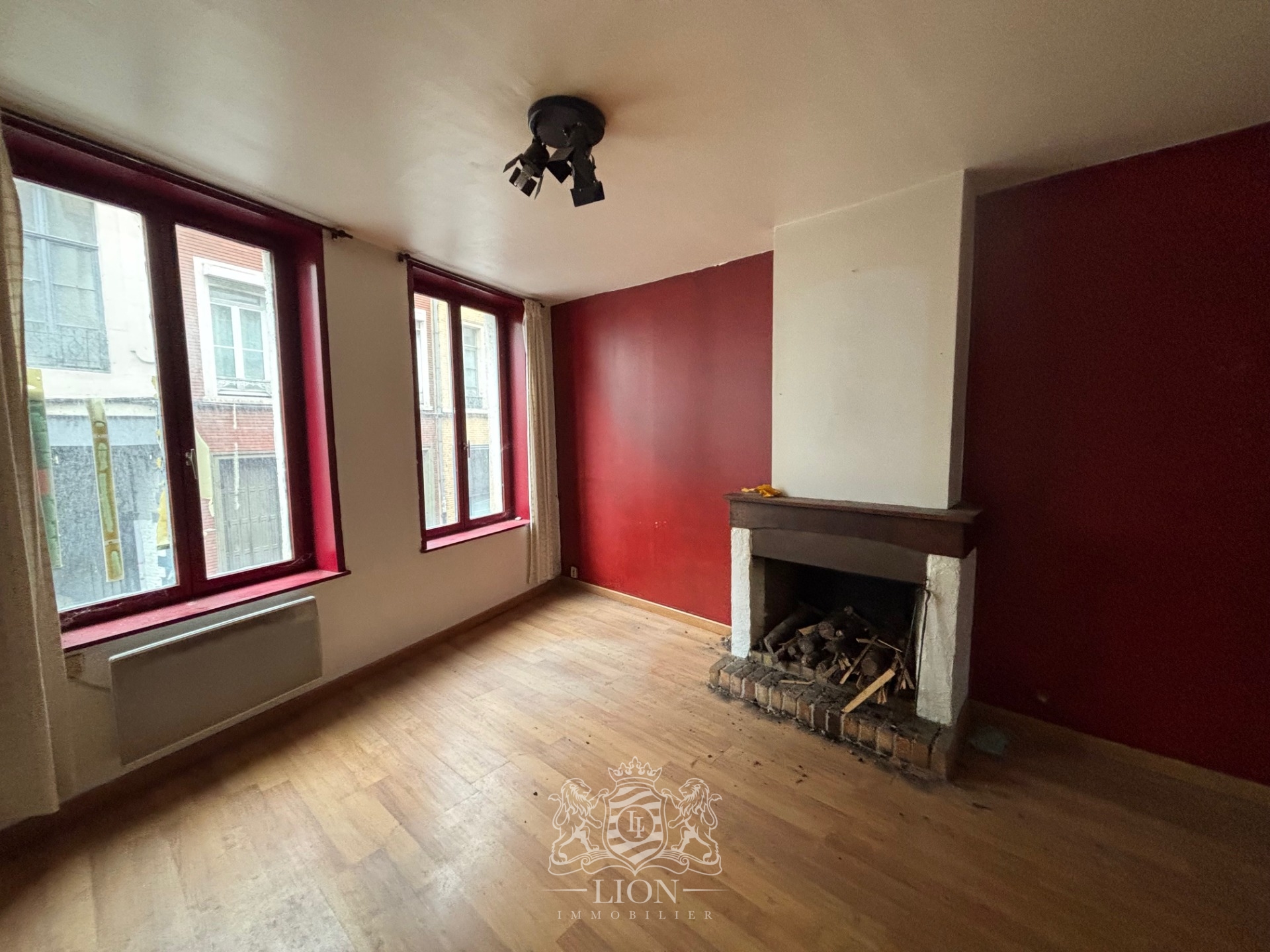 Vieux lille  immeuble  comprenant 2 lots dont un commerce Photo 3 - Le Lion Immobilier
