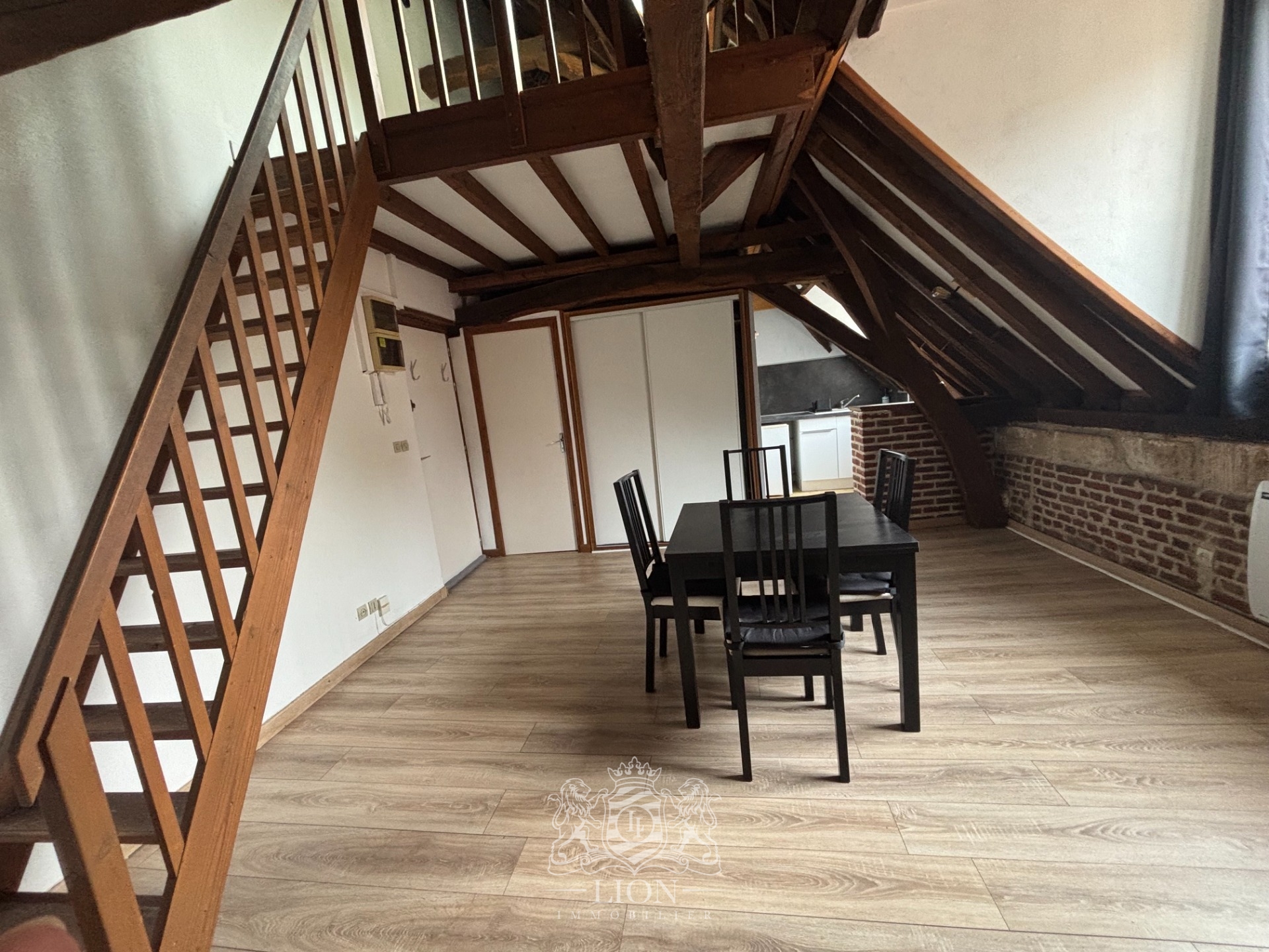 Hyper centre deux pas du vieux lille studio mezzanine Photo 11 - Le Lion Immobilier Hyper centre deux pas du vieux lille studio mezzanine Photo 11 - Le Lion Immobilier