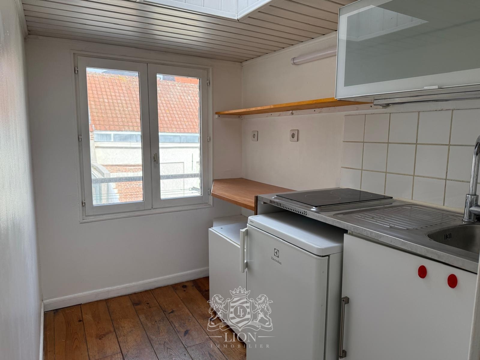 Uumz vieux lille t1 avec mezzanine non meuble Photo 3 - Le Lion Immobilier Uumz vieux lille t1 avec mezzanine non meuble Photo 3 - Le Lion Immobilier
