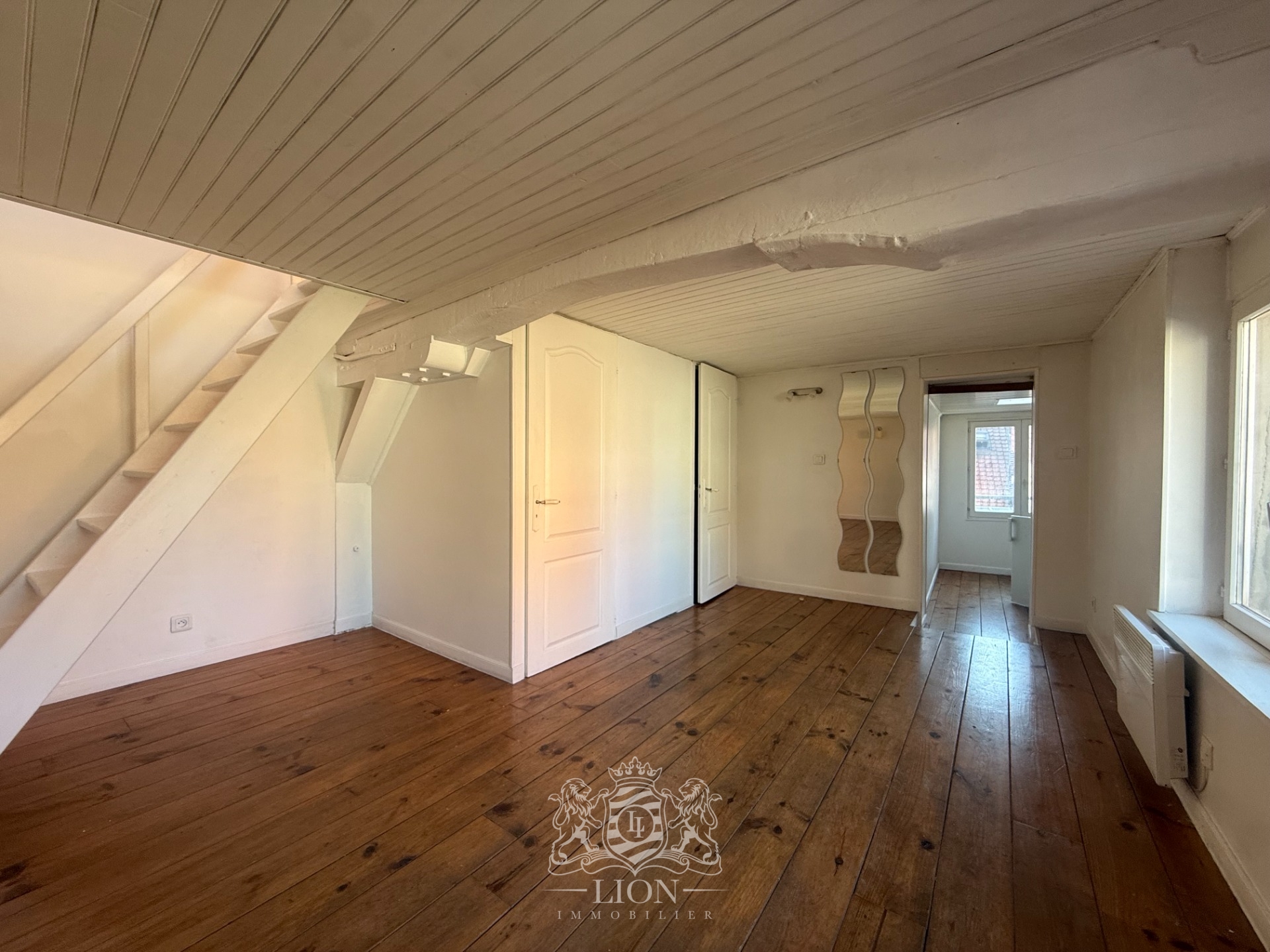 Aumz vieux lille t1 avec mezzanine non meuble Photo 4 - Le Lion Immobilier