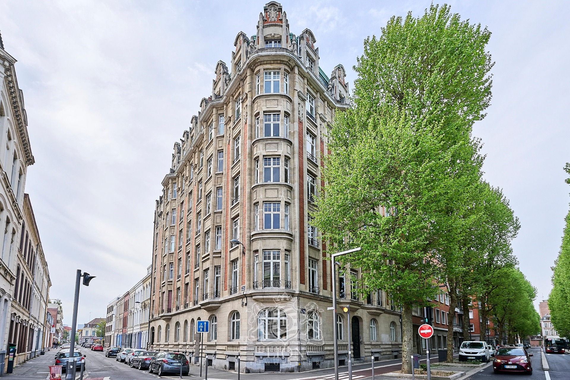Vauban tres bel appartement d environ 180 m avec cour Photo 1 - Le Lion Immobilier Vauban tres bel appartement d environ 180 m avec cour Photo 1 - Le Lion Immobilier