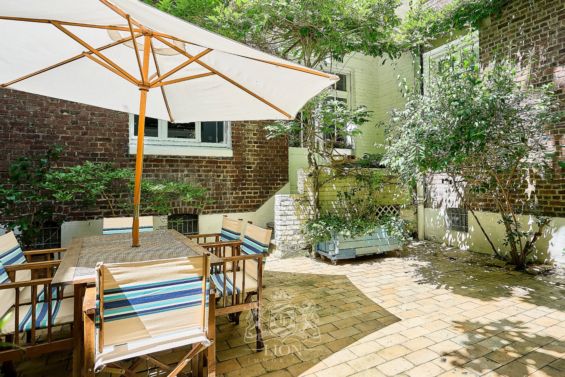 Superbe appartement 130 m quatre chambres et terrasse Photo 3 - Le Lion Immobilier Superbe appartement 130 m quatre chambres et terrasse Photo 3 - Le Lion Immobilier