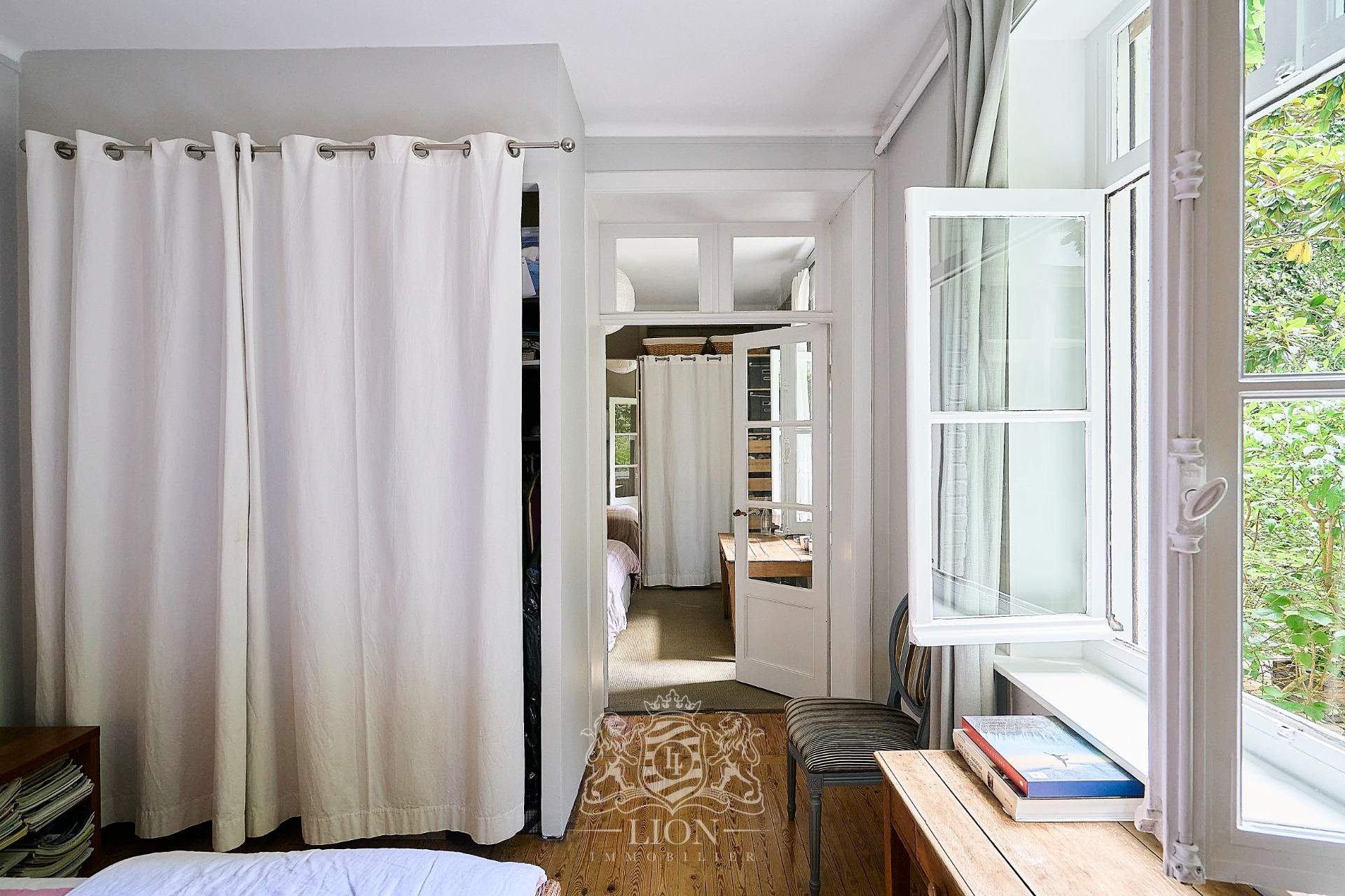 Superbe appartement 130 m2 quatre chambres et terrasse Photo 11 - Le Lion Immobilier