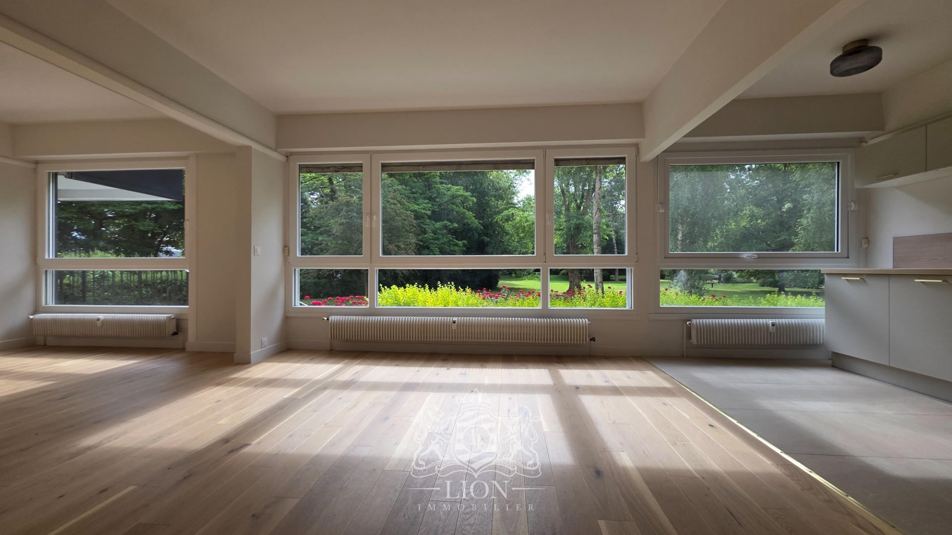 Sublime t4 avec vue sur parc des charmettes et garage Photo 10 - Le Lion Immobilier Sublime t4 avec vue sur parc des charmettes et garage Photo 10 - Le Lion Immobilier