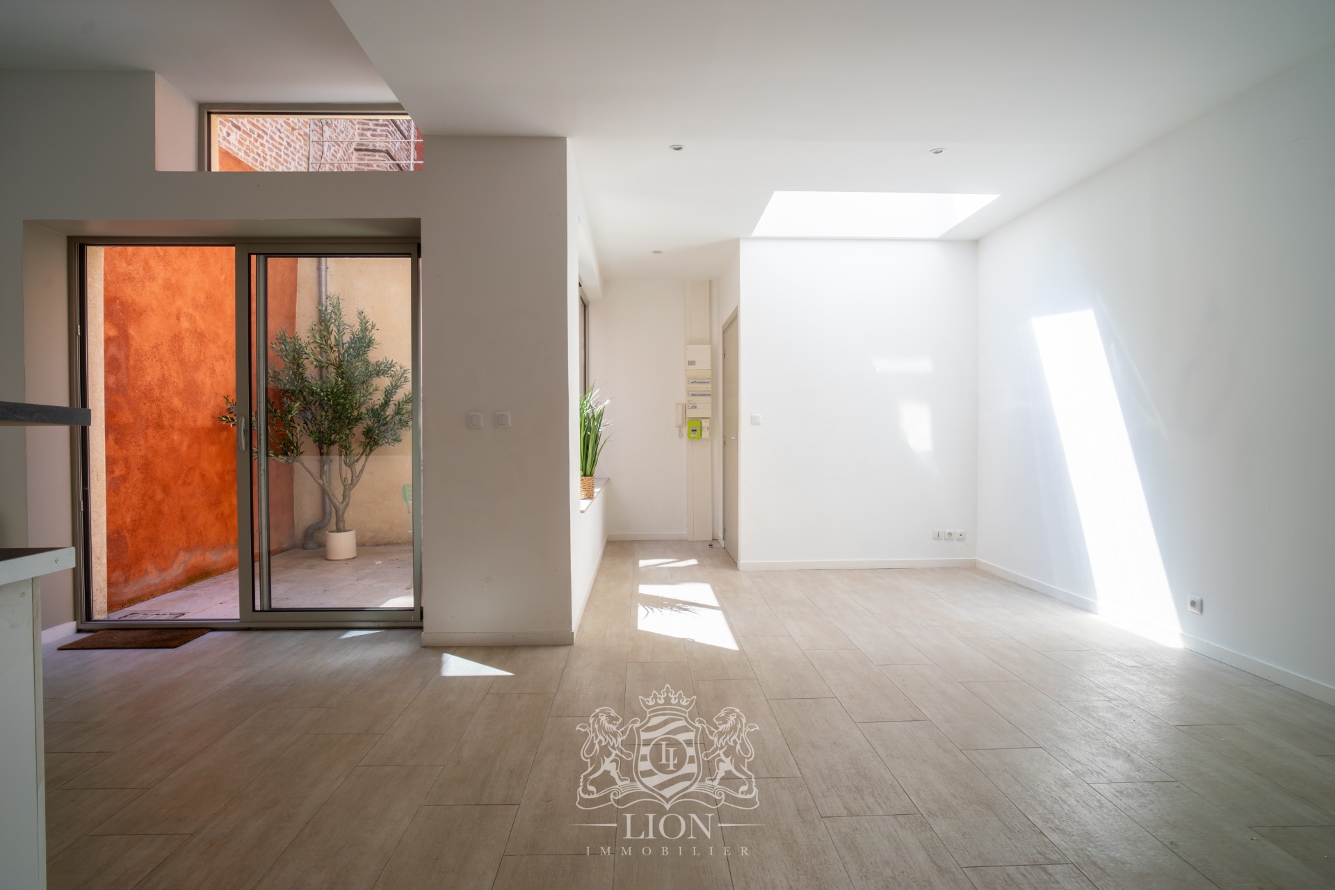 Maison de caractere renovee 3 chambres terrasse et cour Photo 4 - Le Lion Immobilier Maison de caractere renovee 3 chambres terrasse et cour Photo 4 - Le Lion Immobilier