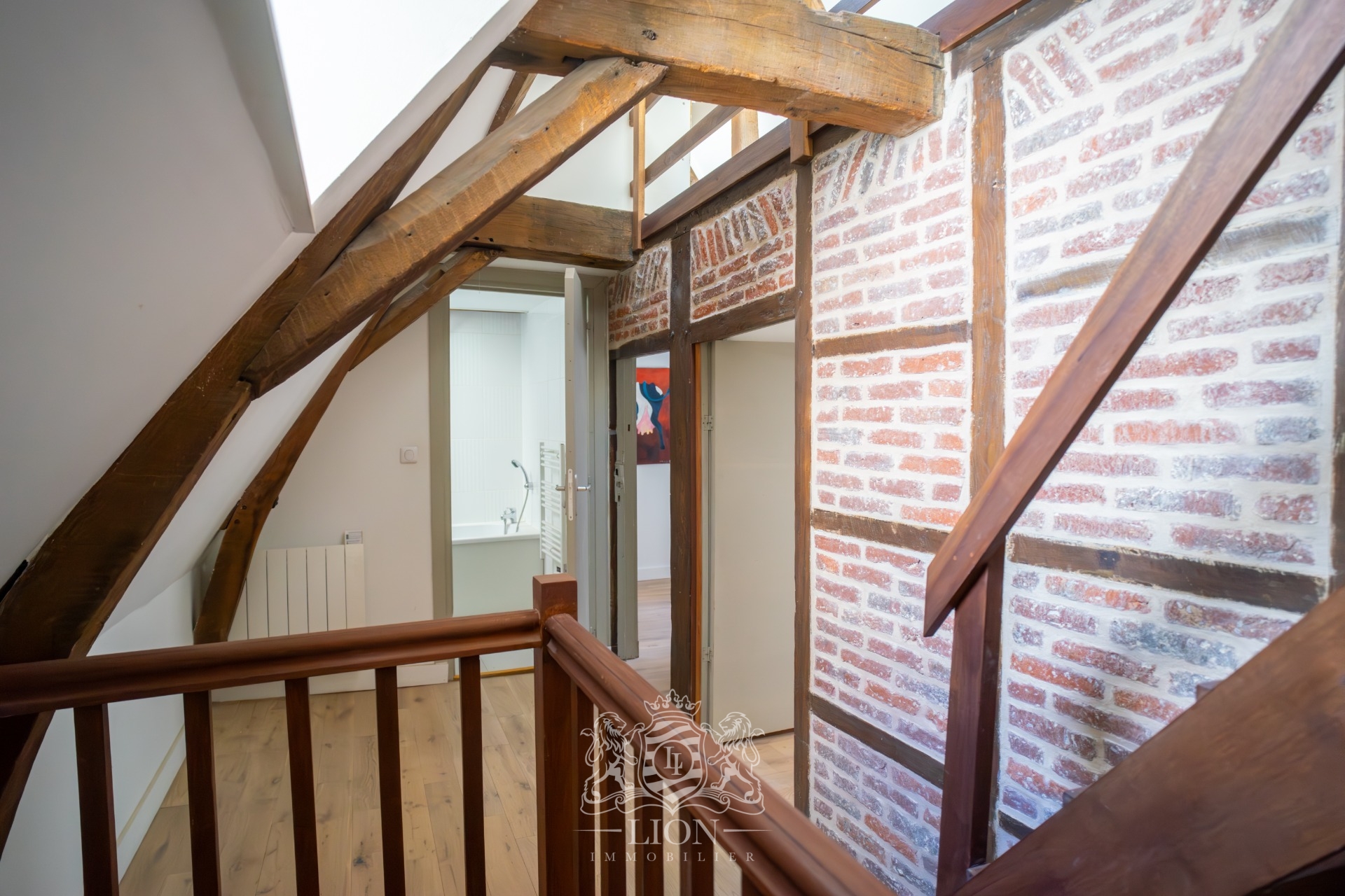 Maison de caractere renovee 3 chambres terrasse et cour Photo 9 - Le Lion Immobilier Maison de caractere renovee 3 chambres terrasse et cour Photo 9 - Le Lion Immobilier