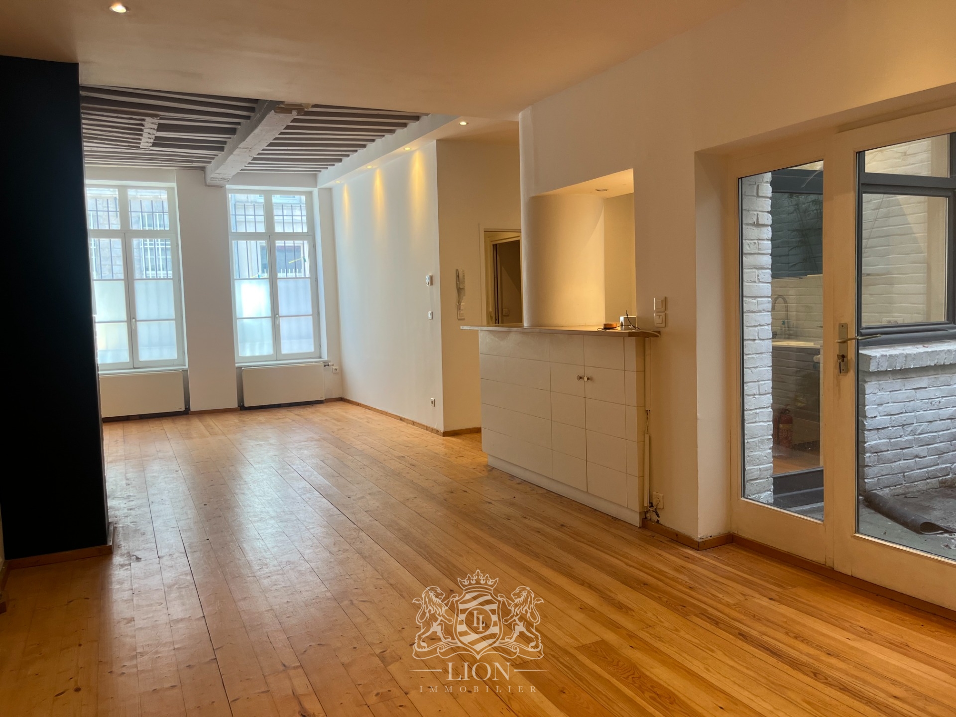 Auyl vieux lille t3 non meuble avec cour Photo 3 - Le Lion Immobilier