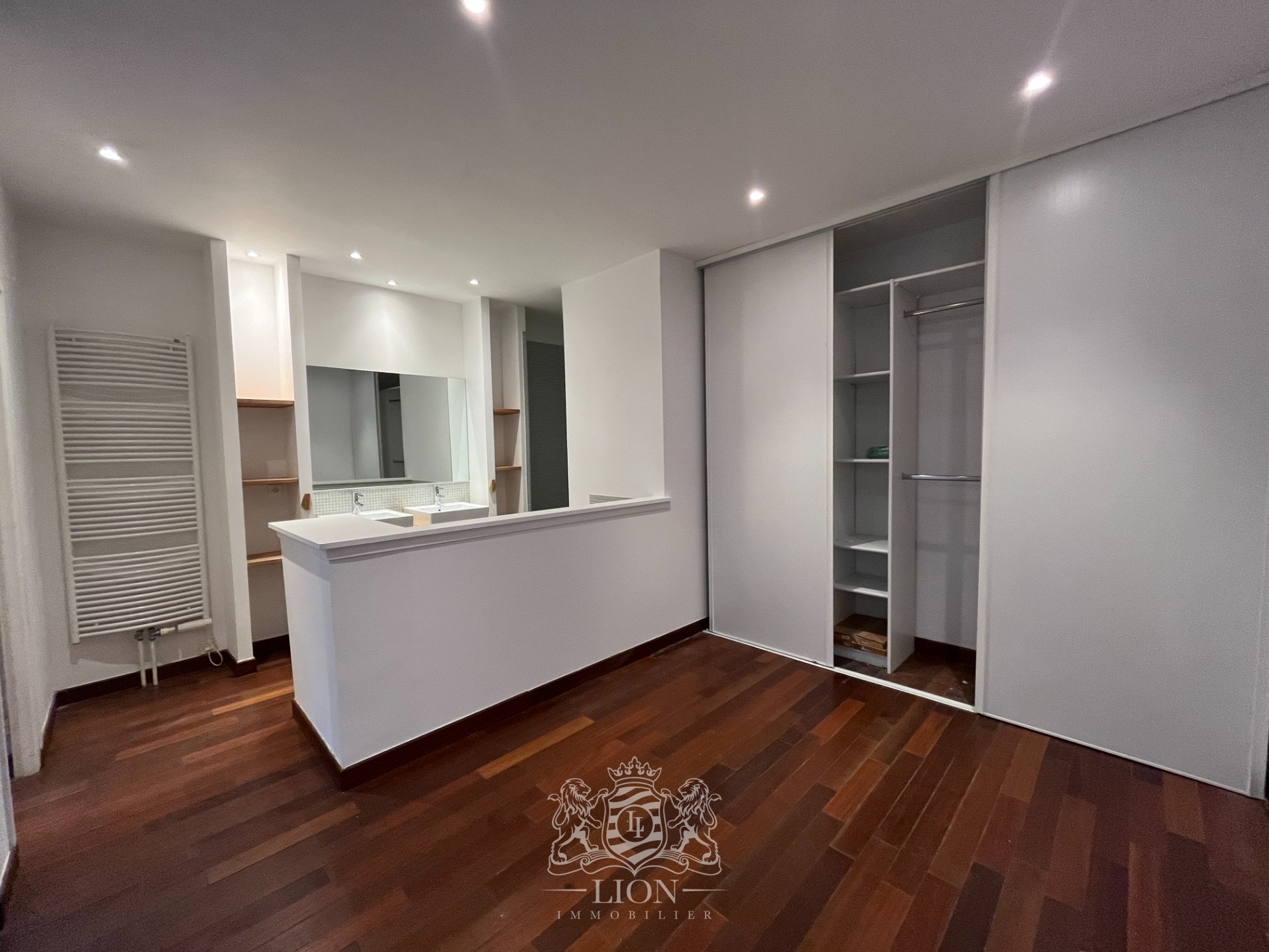 Auyl vieux lille t3 non meuble avec cour Photo 9 - Le Lion Immobilier